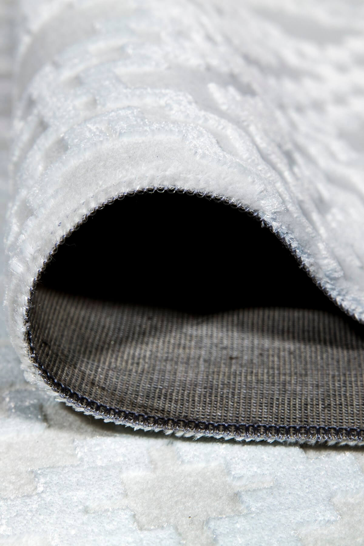 Stella Beyaz Renkli Parlak Yüzeyli  Dekoratif Halı