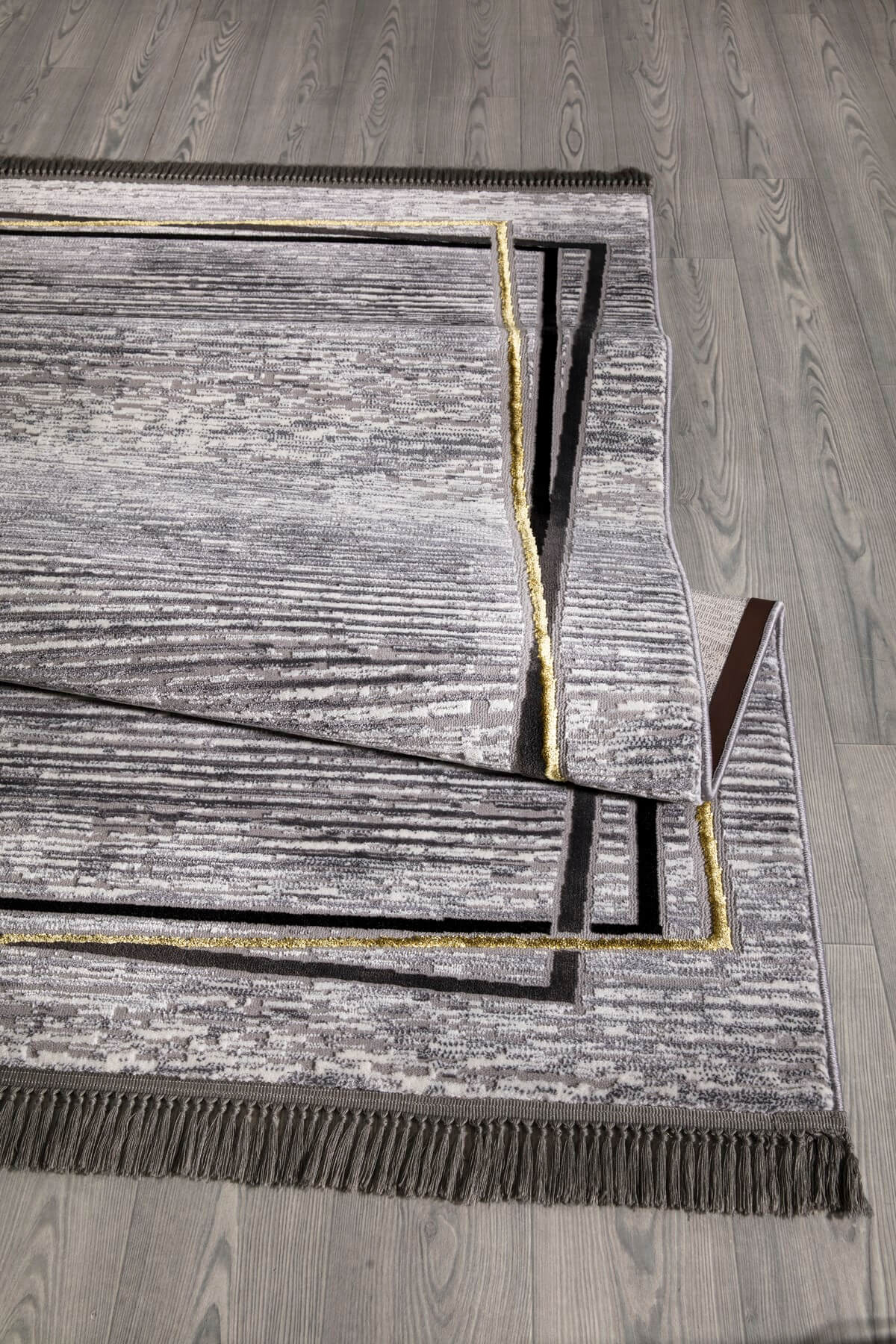 Gri Renkli Çerçeve Detaylı  Dokuma Makine Halısı