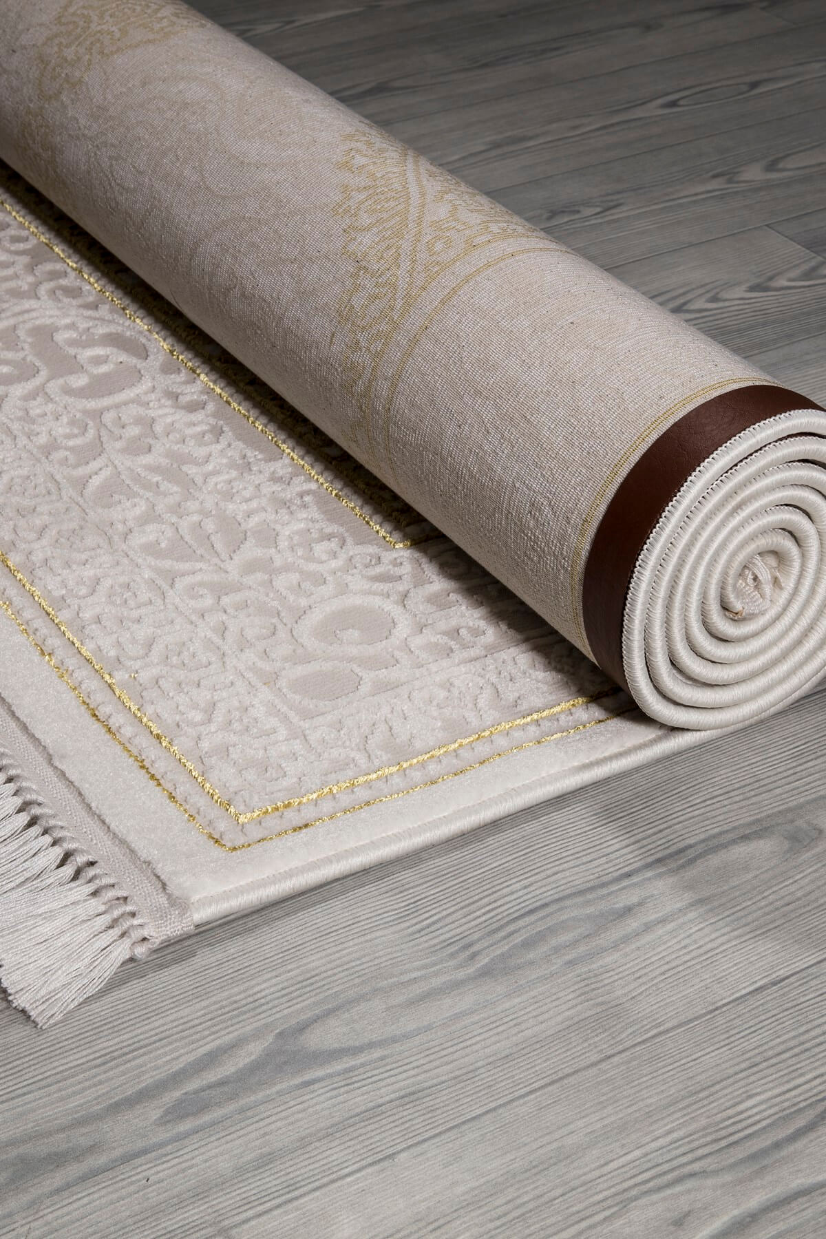 Krem Renkli Gold Çerçeve Detaylı  Dokuma Makine Halısı