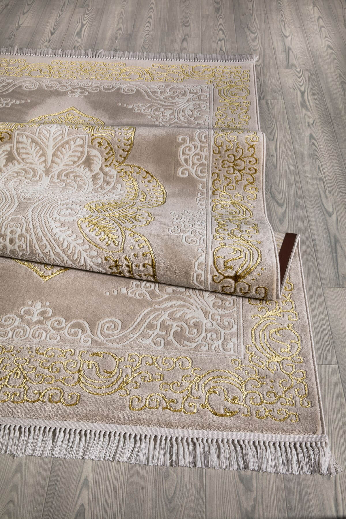 Bej Renkli Gold Çerçeve Detaylı Dokuma Makine Halısı