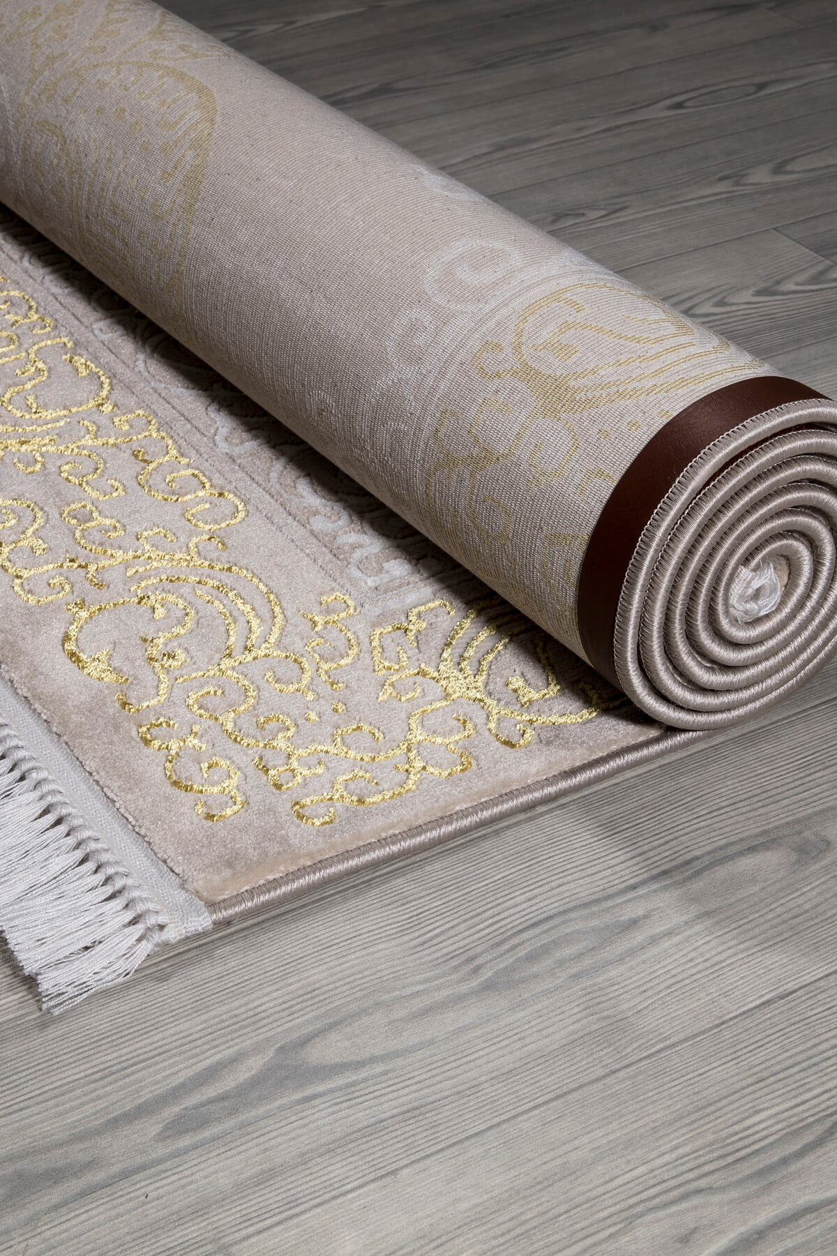 Bej Renkli Gold Çerçeve Detaylı Dokuma Makine Halısı