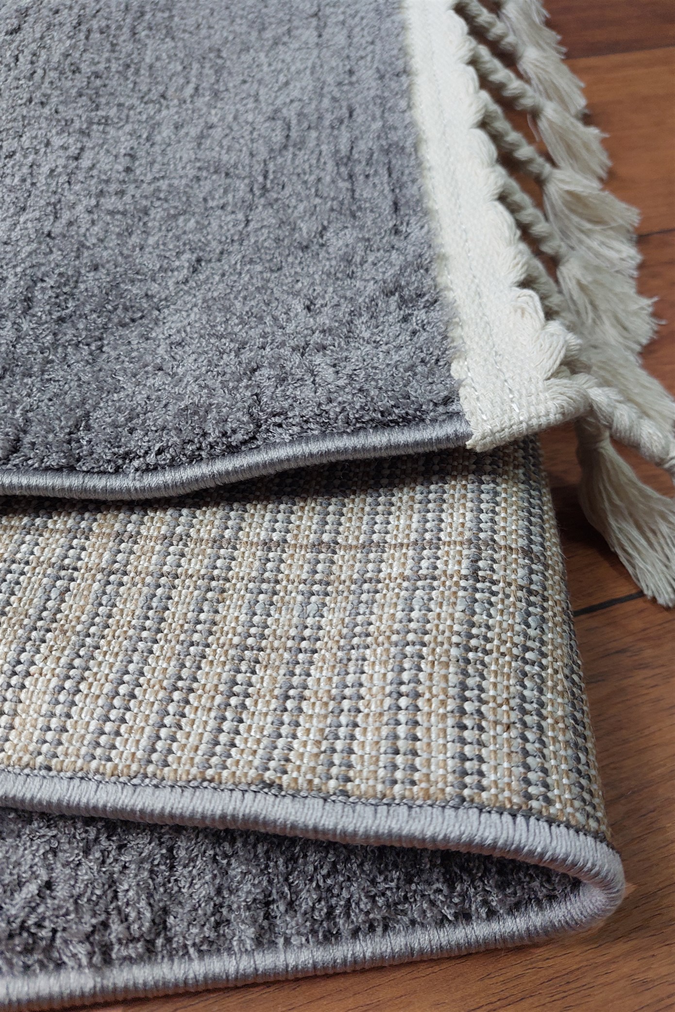 Gri Renkli  Soft Iskandinav Peluş Dokulu Makine Halısı