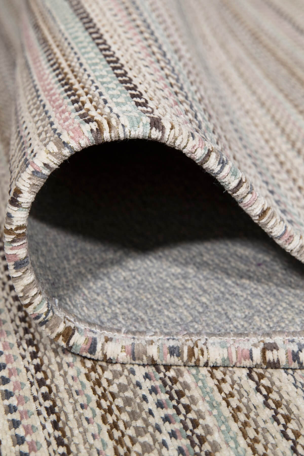 Gül Renkli Kaymaz Tabanlı Leke Tutmaz Nano Kilim