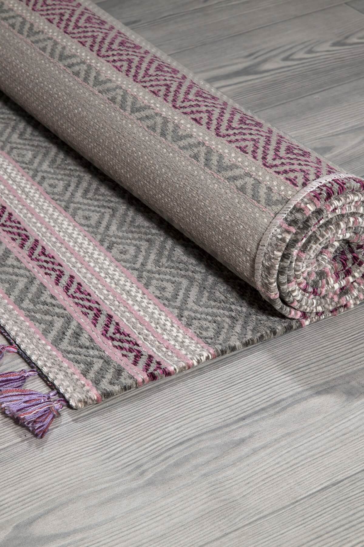 Lila Renkli Kaymaz Tabanlı Yıkanabilir Makine Dokuma Kilim