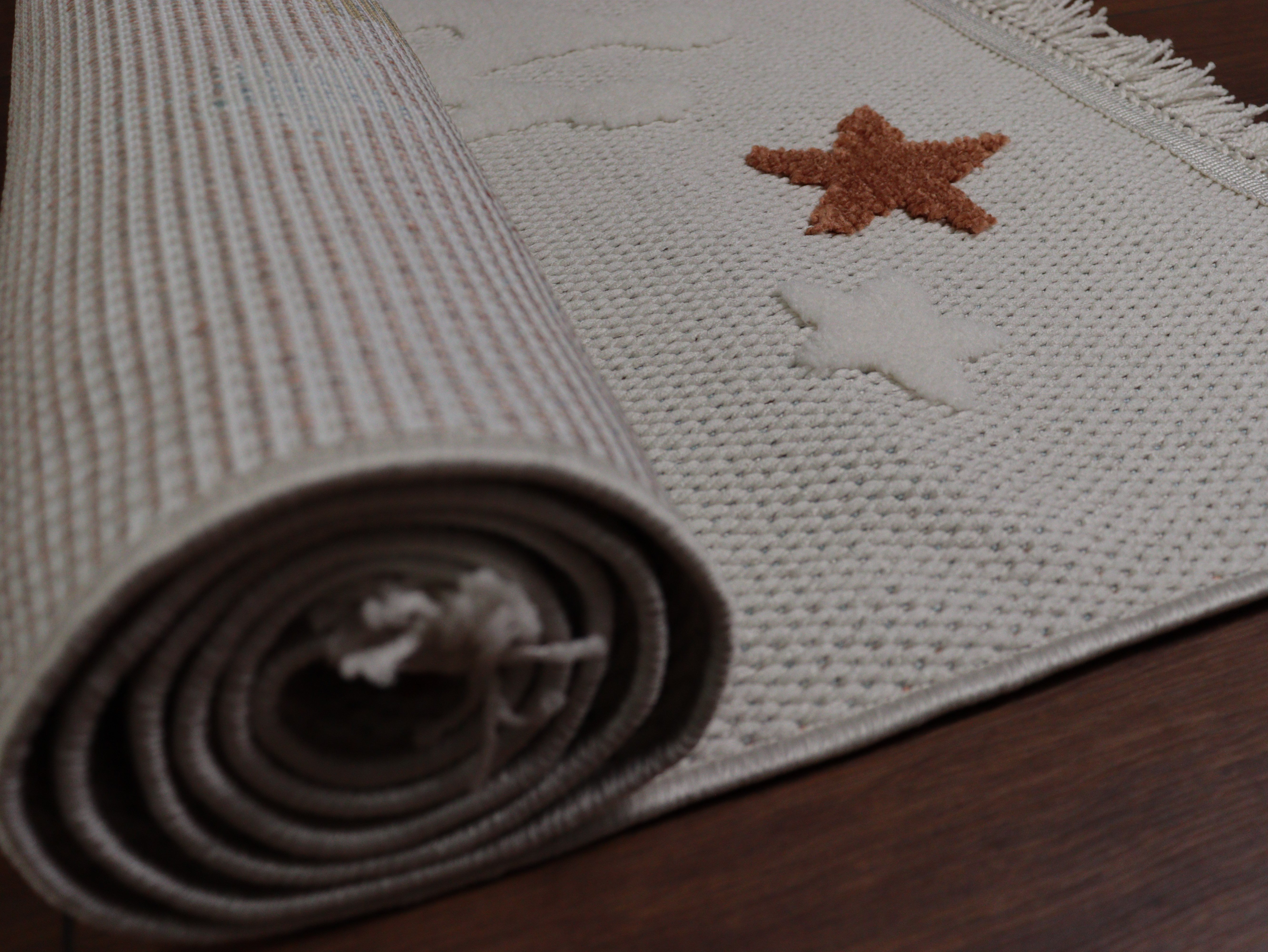 LİNA Serisi Taçlı Aslan Figürlü Yıldız Desenli Kaymaz Çocuk Halısı |EN133