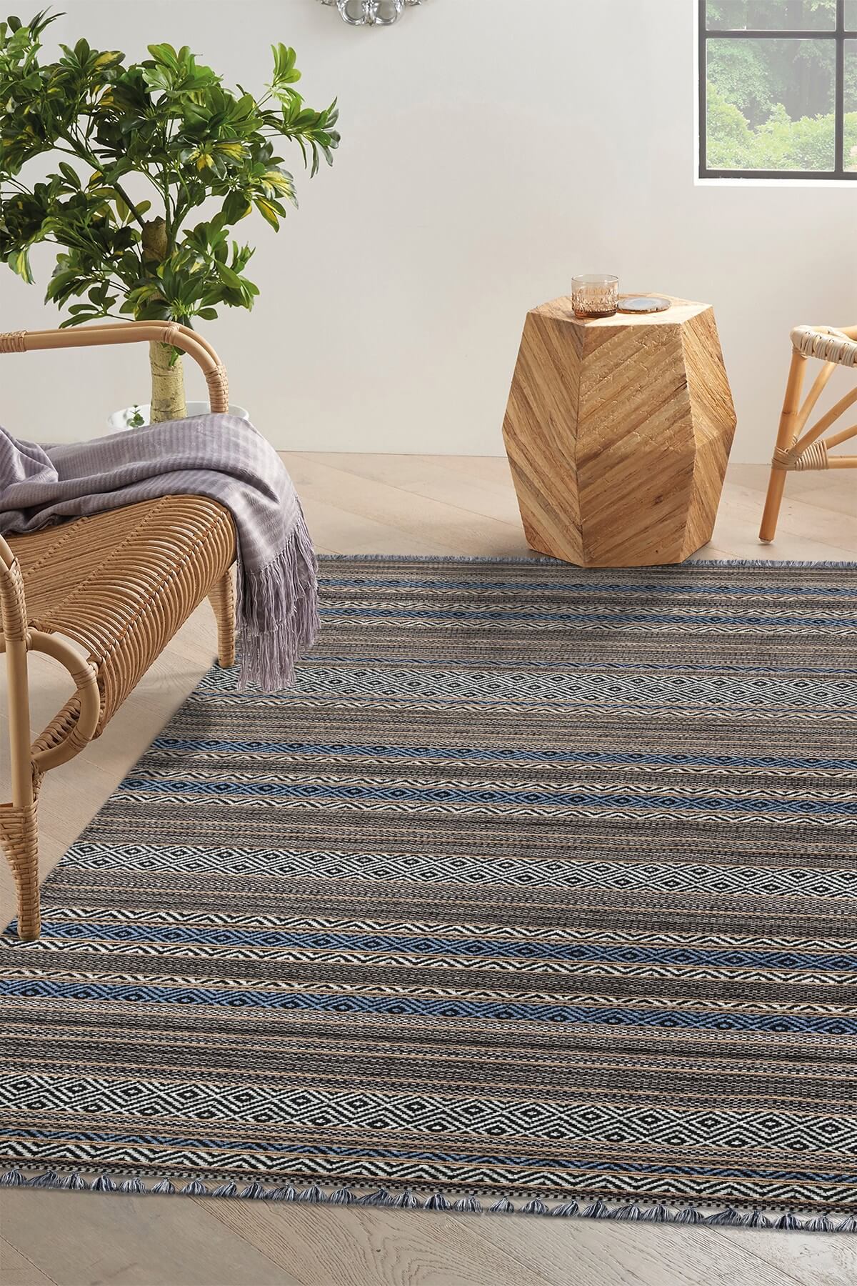 Mavi Renkli Kaymaz Tabanlı Yıkanabilir Makine Dokuma Kilim