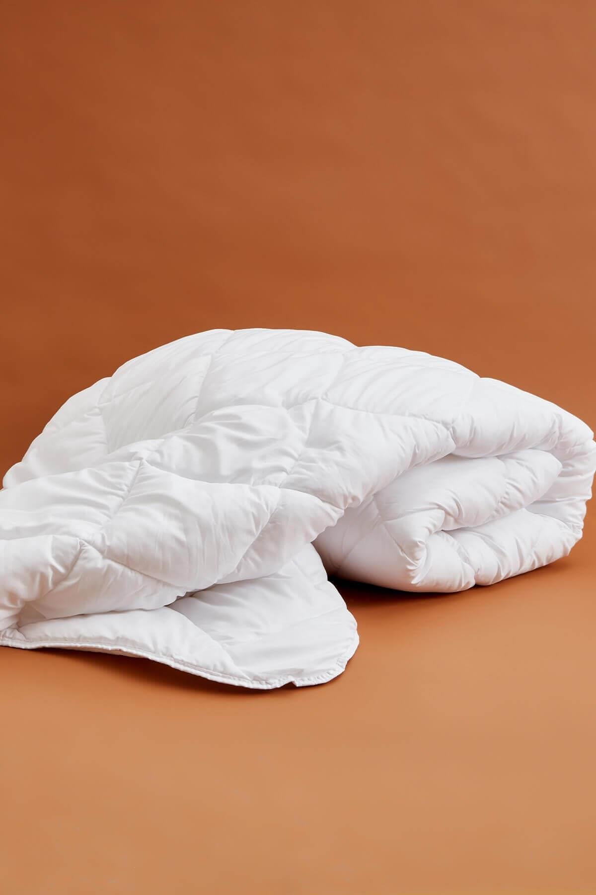 Microfiber Biyeli Çift Kişilik Yorgan 195X215 + 2  Yastık HEDİYE !