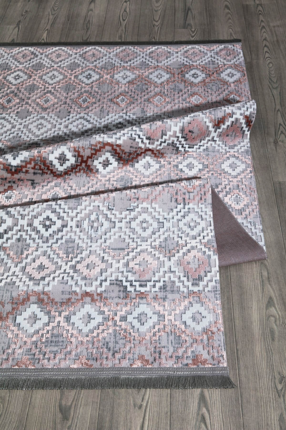 Stella Pudra Renkli Parlak Yüzeyli  Dekoratif Halı