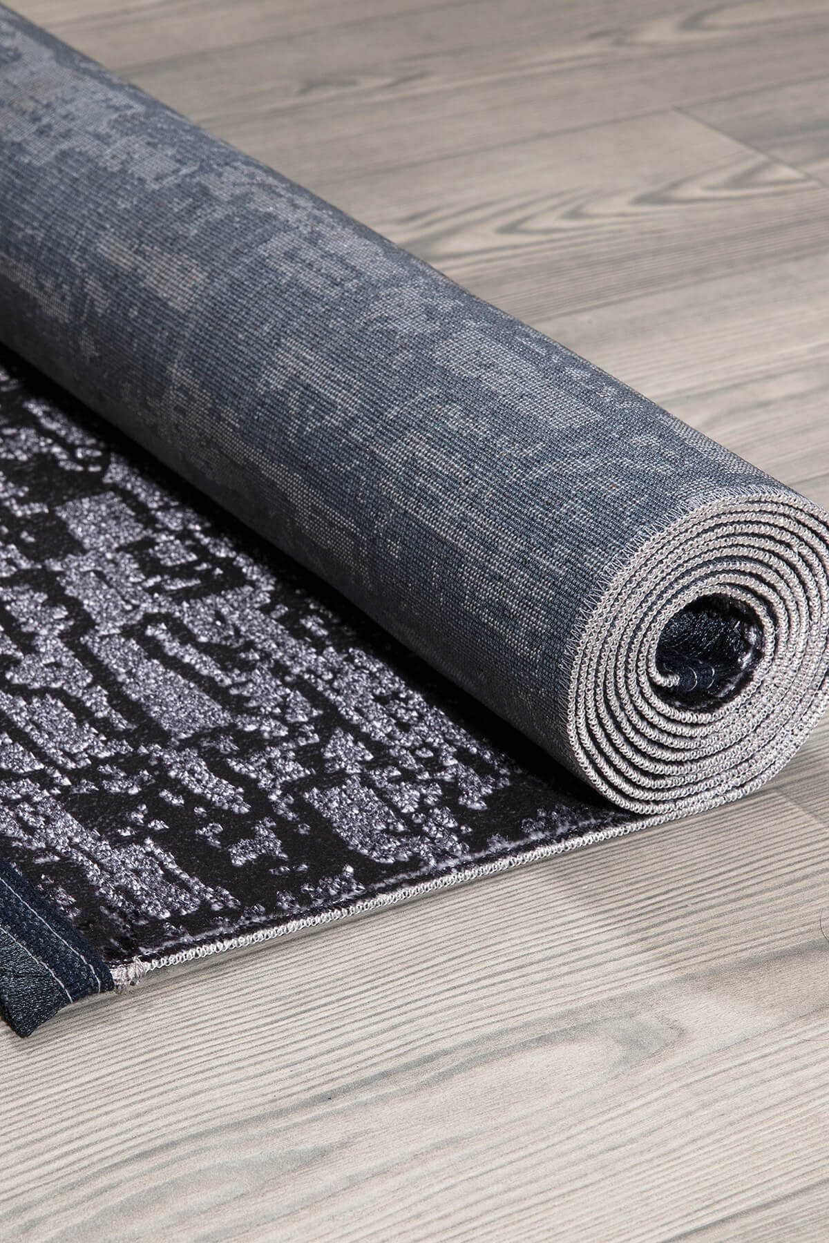 Siyah Renkli Parlak Altı Kaymaz Yıkanabilir ince Halı