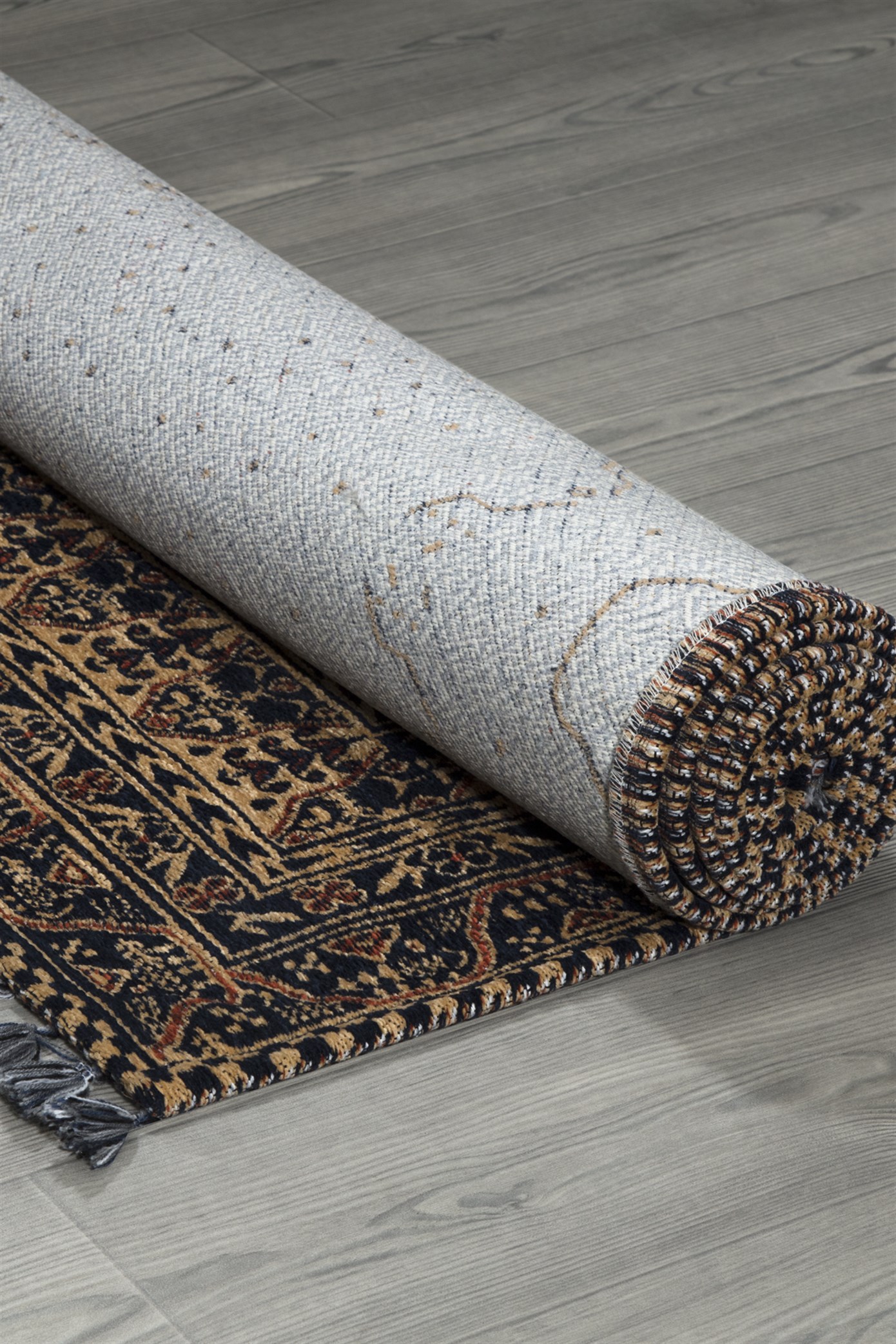 Siyah Renkli Afgan Tarzı Altı Kaymaz Yıkanabilir Şönil Kilim