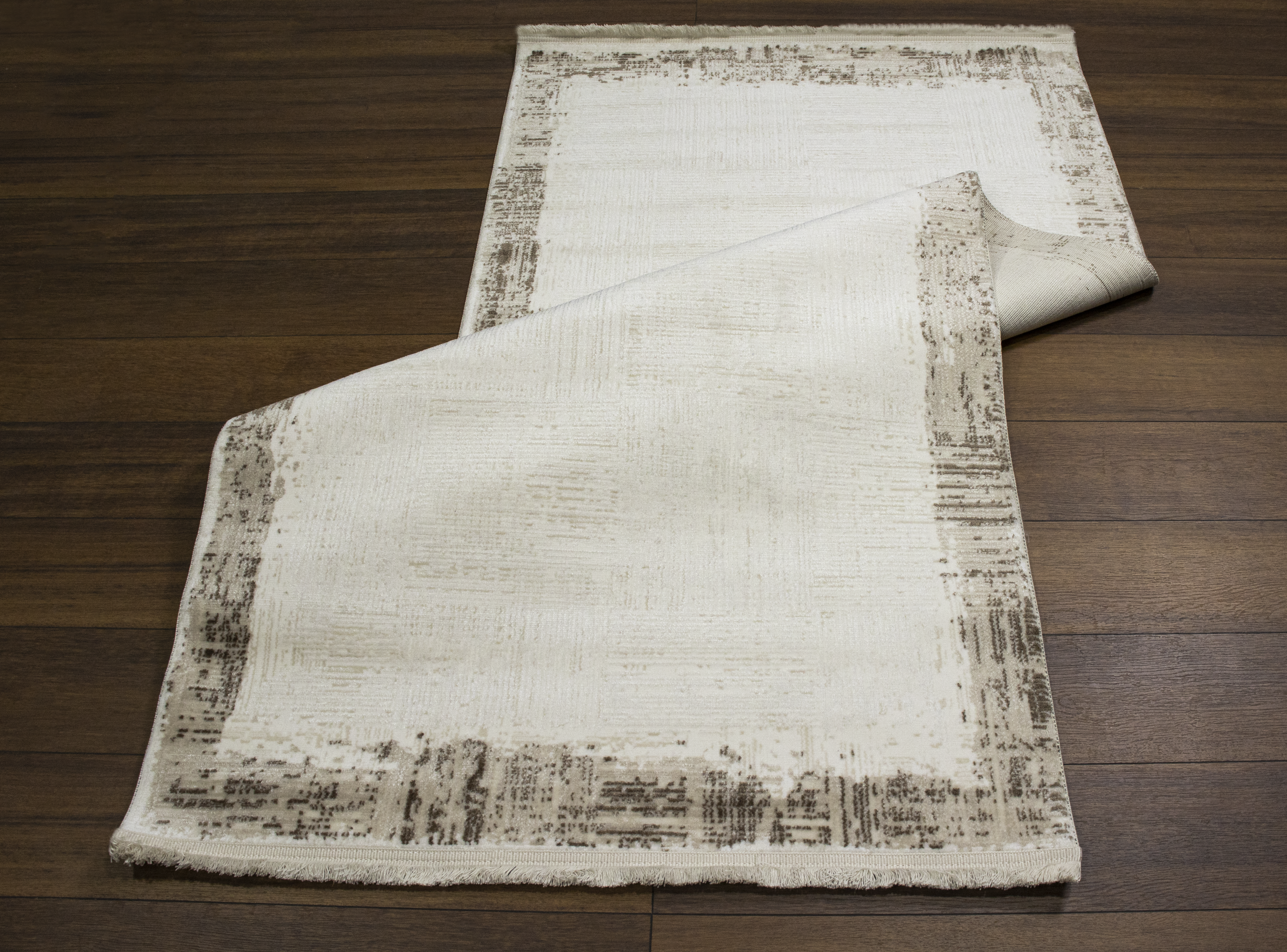 Sultan Serra Bordürlü Kahve Modern Akrilik Makine Dokuma Salon Halısı - 11307