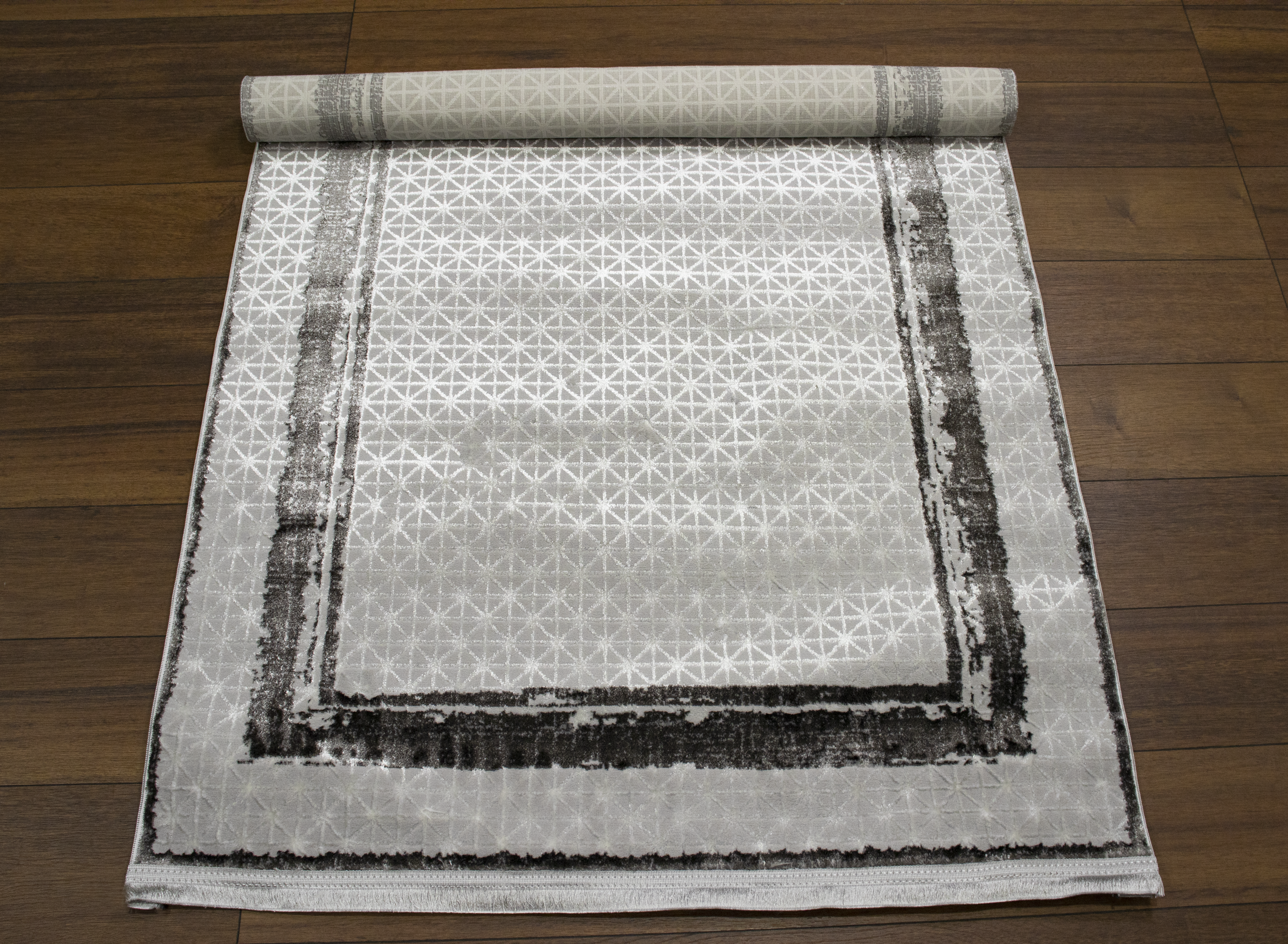 Sultan Zen Çerçeveli Desen Antrasit Modern Akrilik Makine Dokuma Salon Halısı - 6702