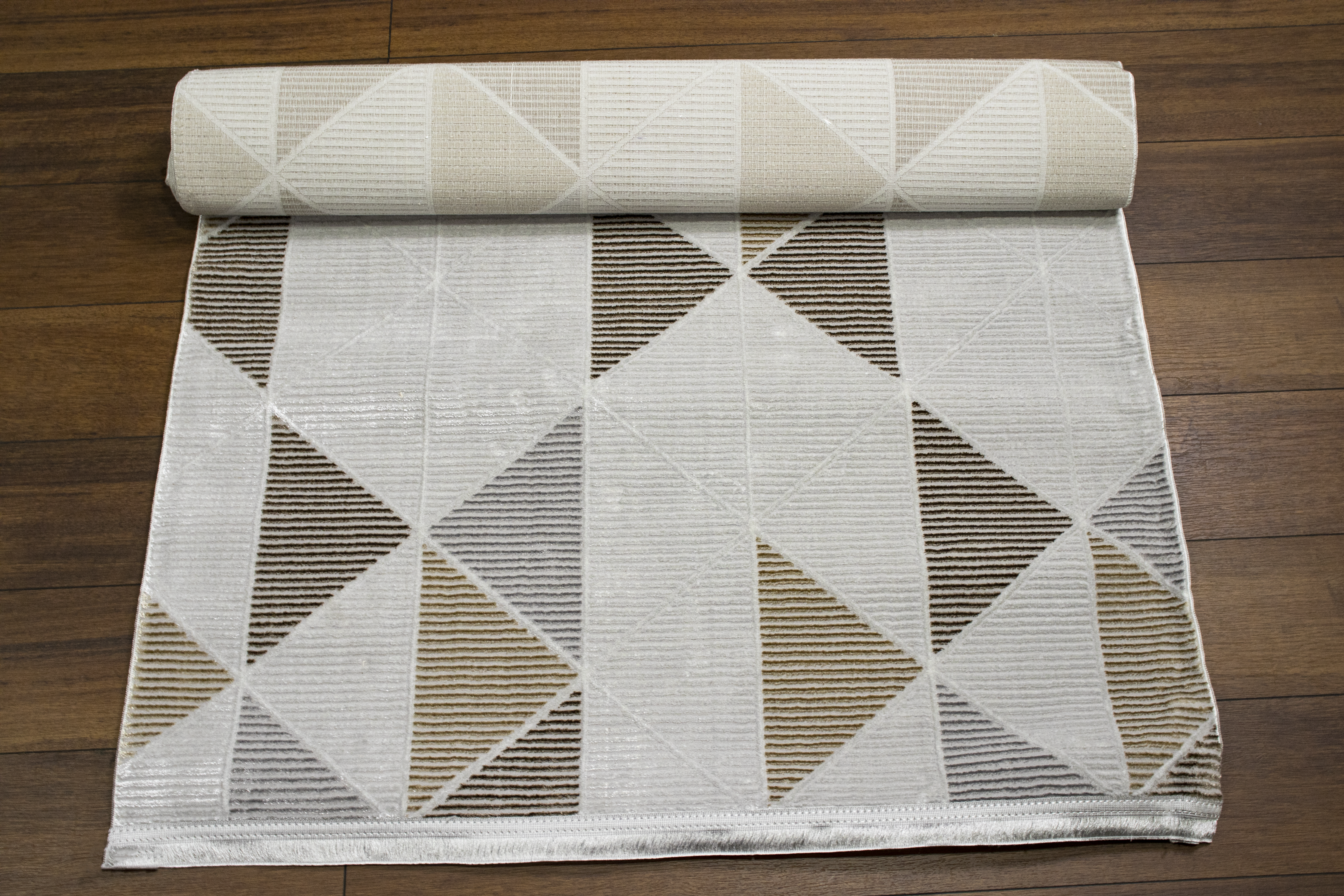 Sultan Zen Modern Desen Krem Modern Akrilik Makine Dokuma Salon Halısı - 6609