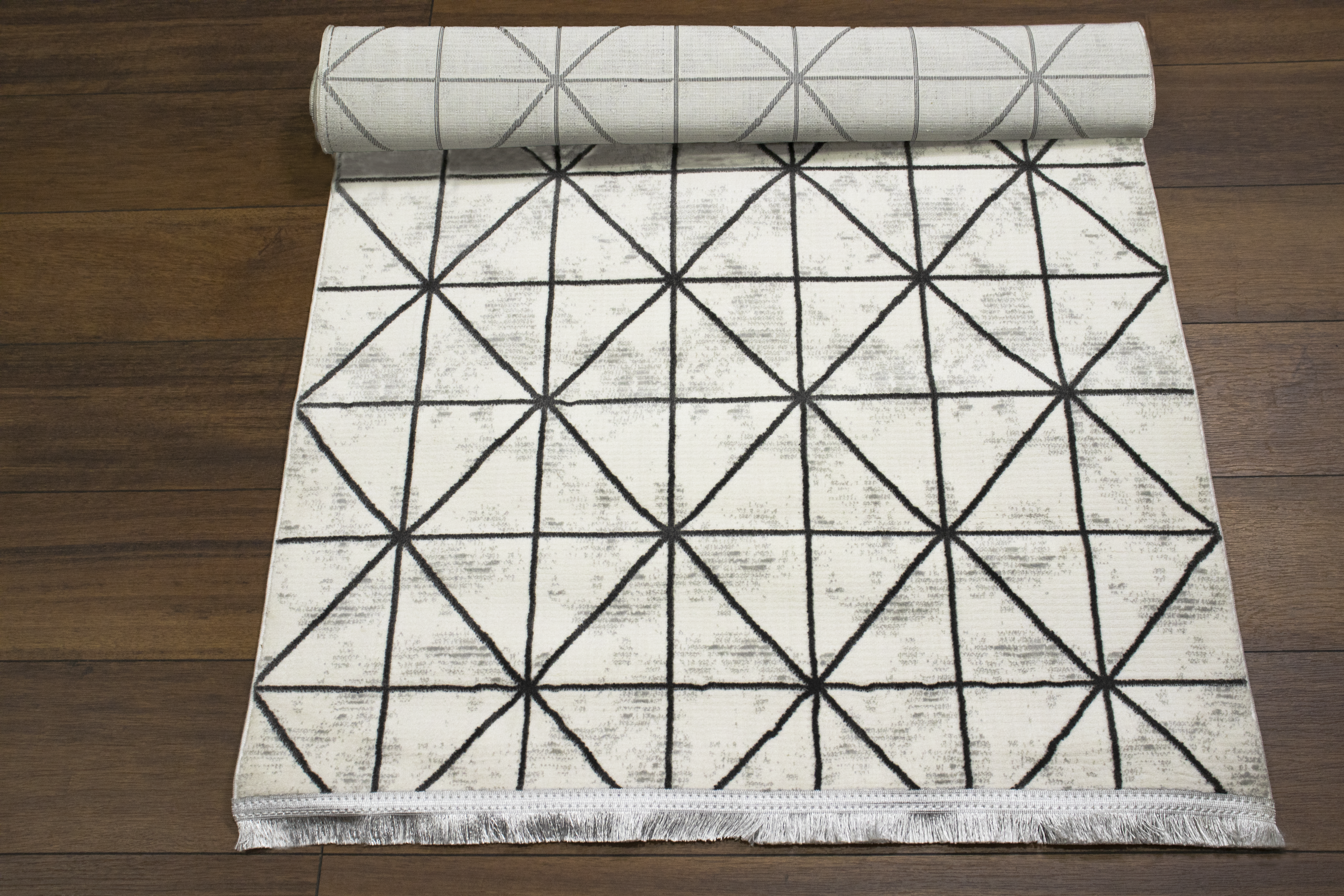 Sultan Zen Piramit Desen Krem Modern Akrilik Makine Dokuma Salon Halısı - 6422
