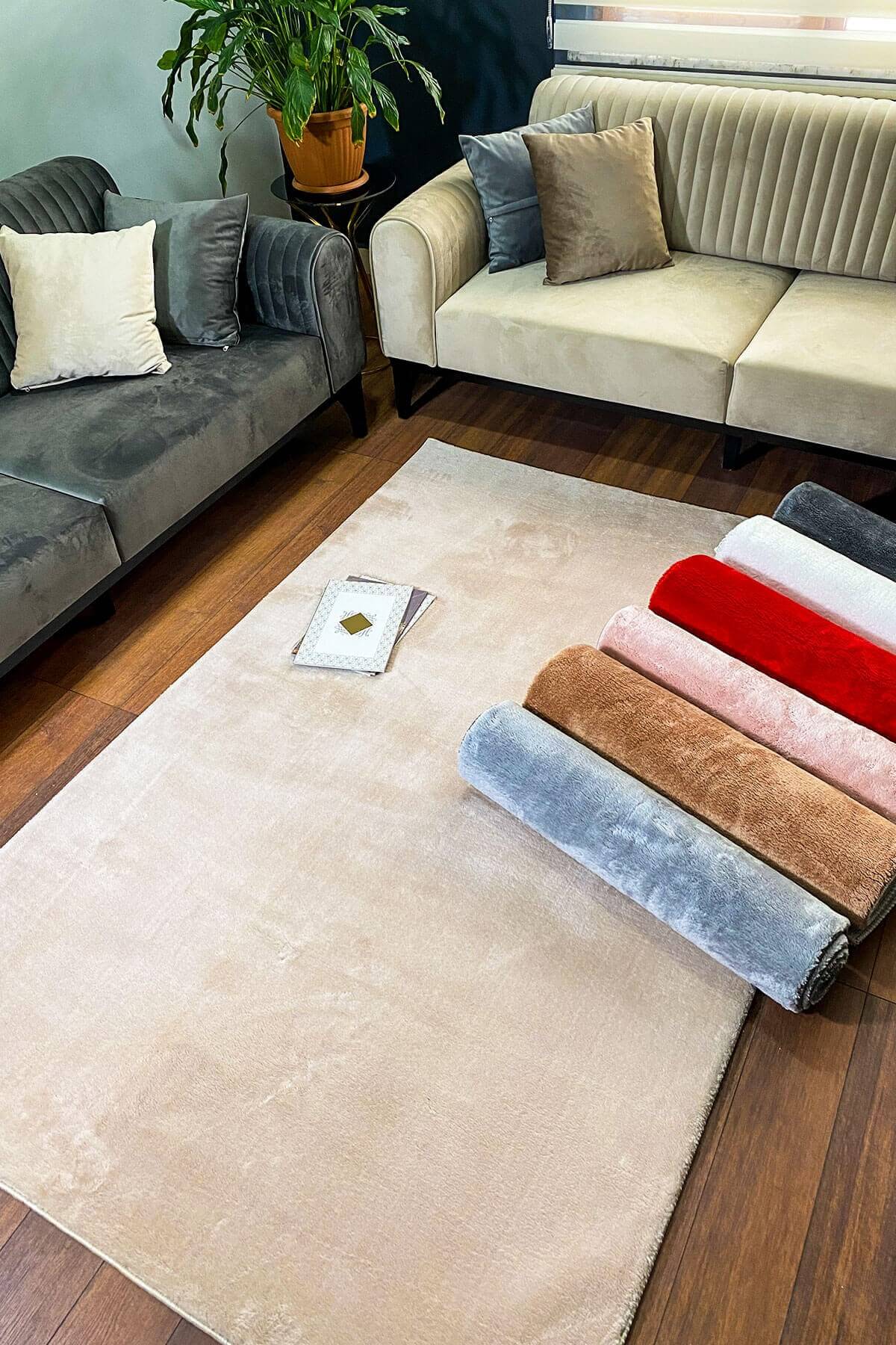 Sütlü Kahve Renkli Yumuşak Yüzeyli Kaydırmaz Peluş Halı