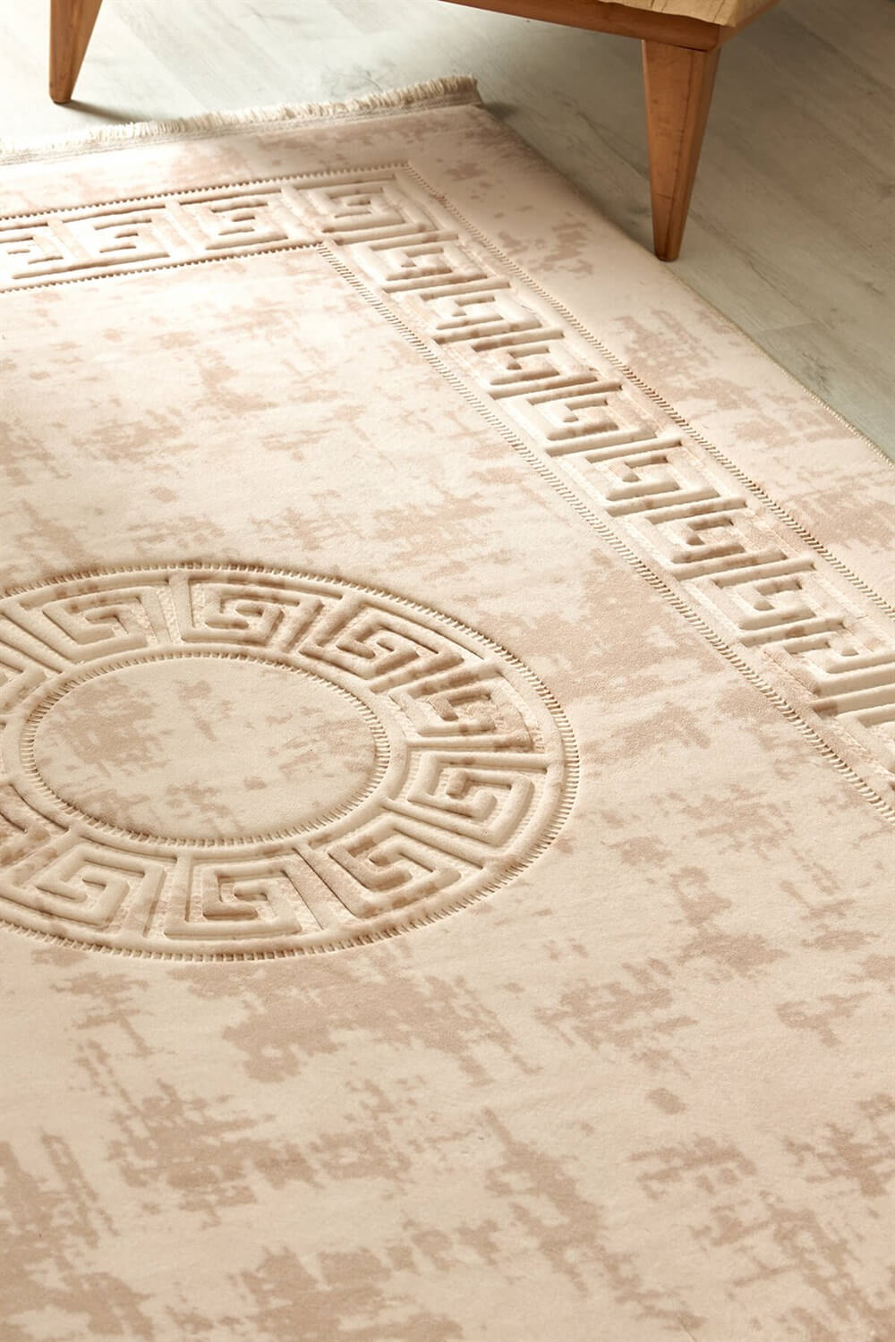 Toprak Renkli Roma Desenli Kabartmalı Dokuma Taban Halı