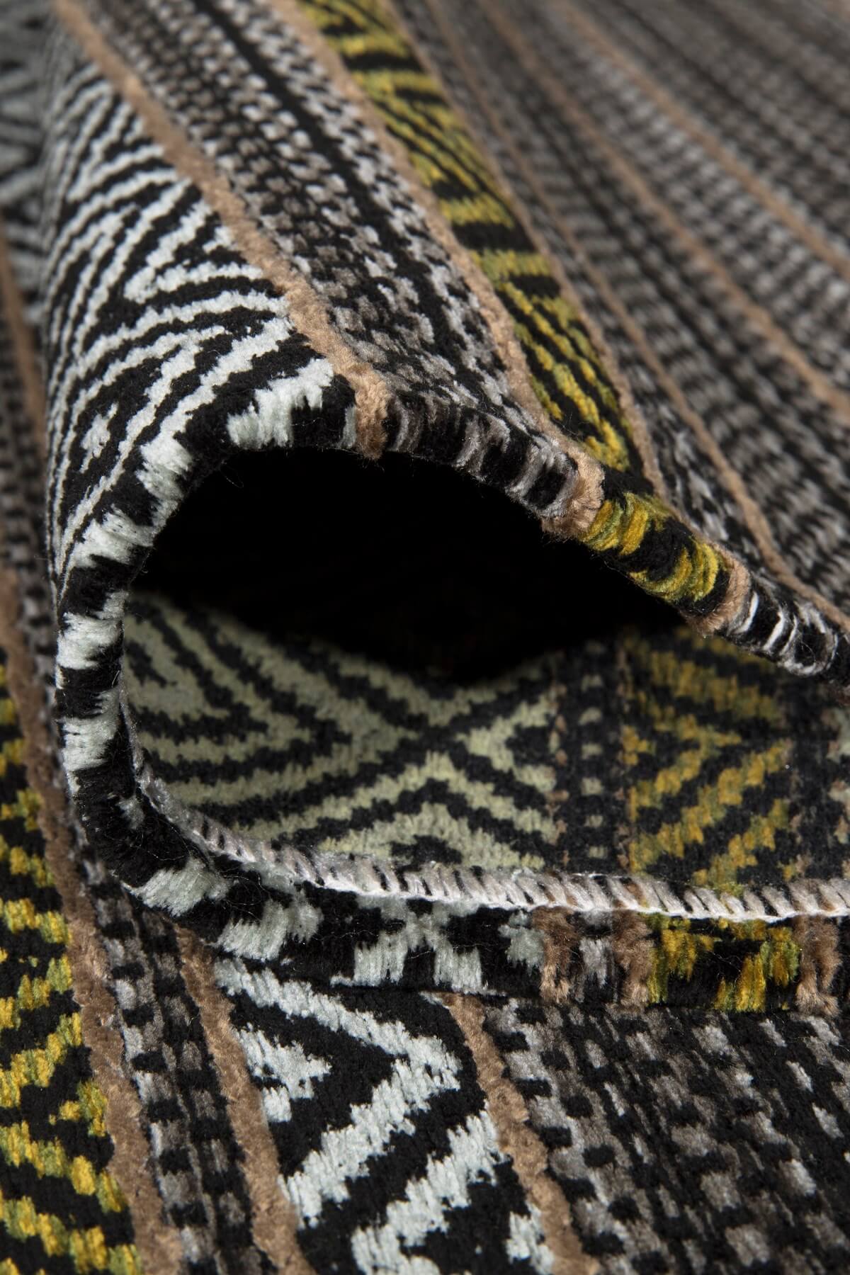 Yeşil Renkli Kaymaz Tabanlı Yıkanabilir Makine Dokuma Kilim
