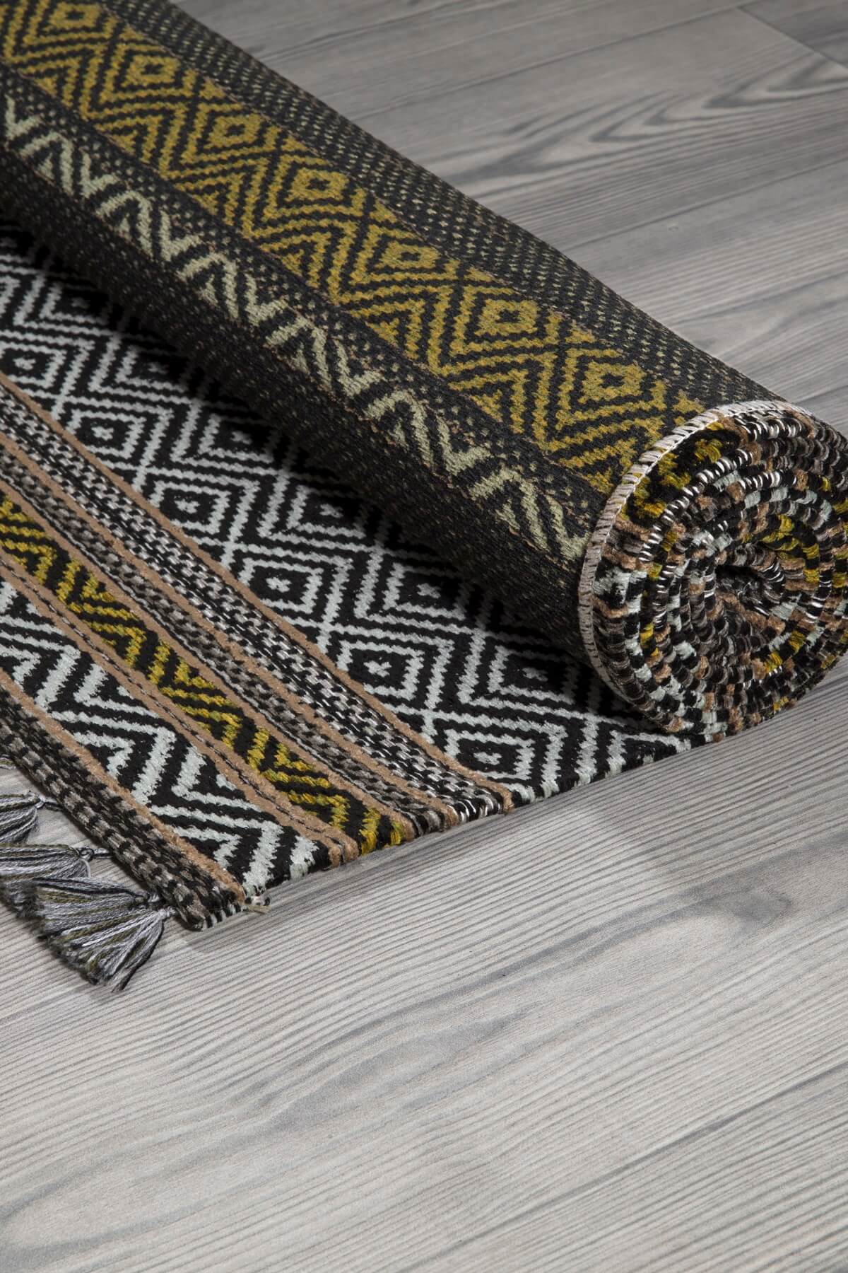 Yeşil Renkli Kaymaz Tabanlı Yıkanabilir Makine Dokuma Kilim