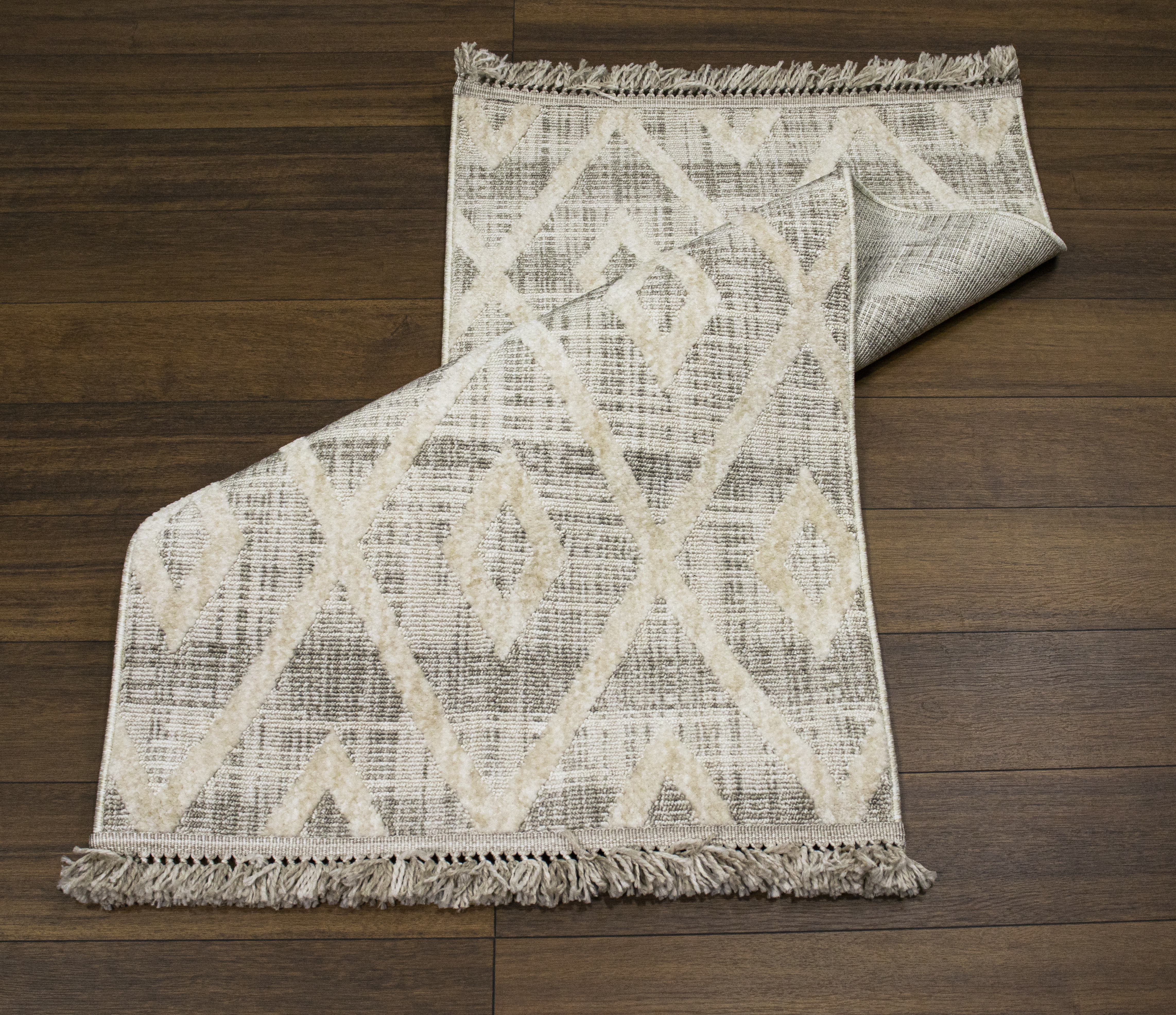 Yonca Seri İskandinav Bej Piramit Desenli Makine Dokuma Taban Modern Salon Halısı 3091 | Sultan Halı