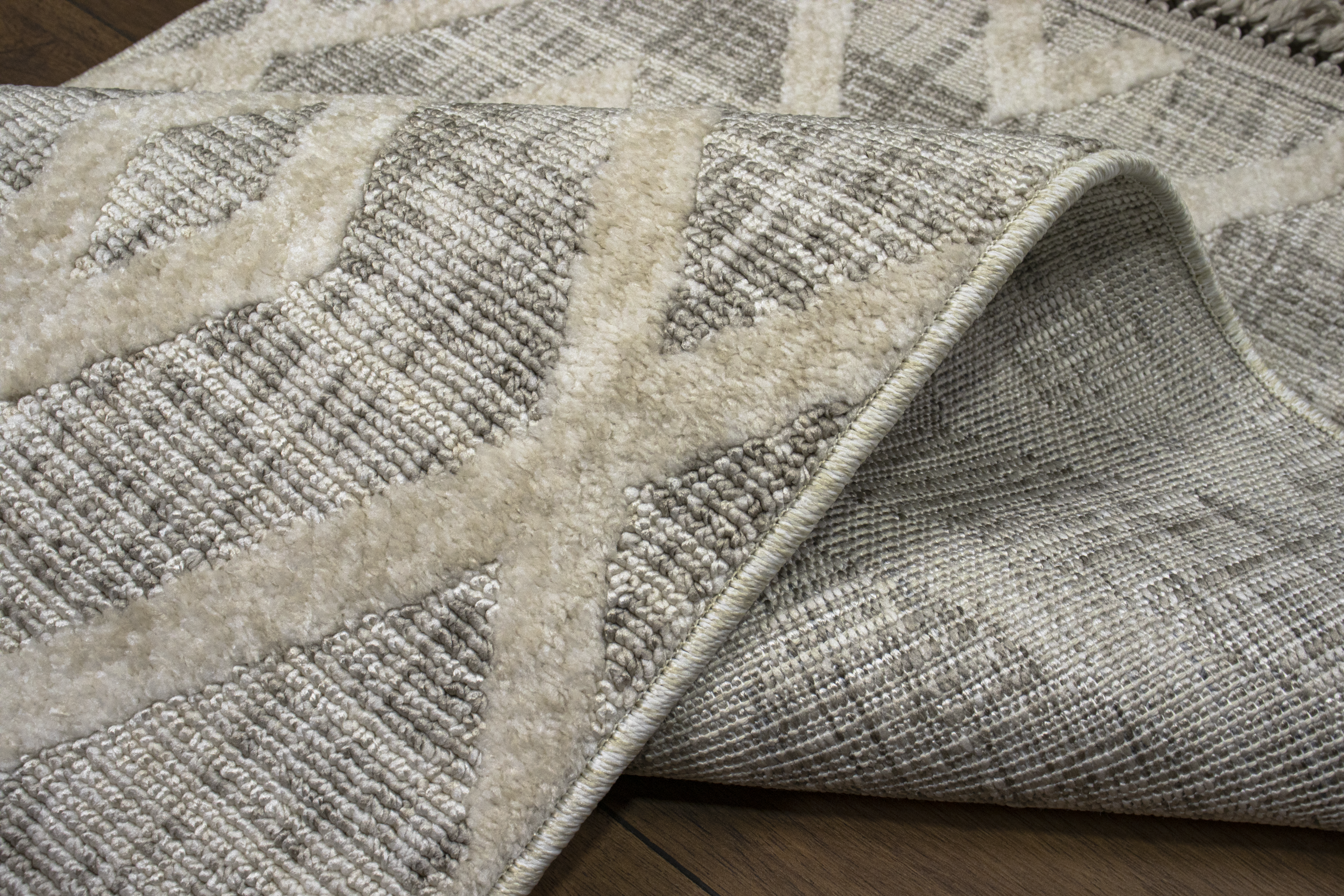 Yonca Seri İskandinav Bej Piramit Desenli Makine Dokuma Taban Modern Salon Halısı 3091 | Sultan Halı