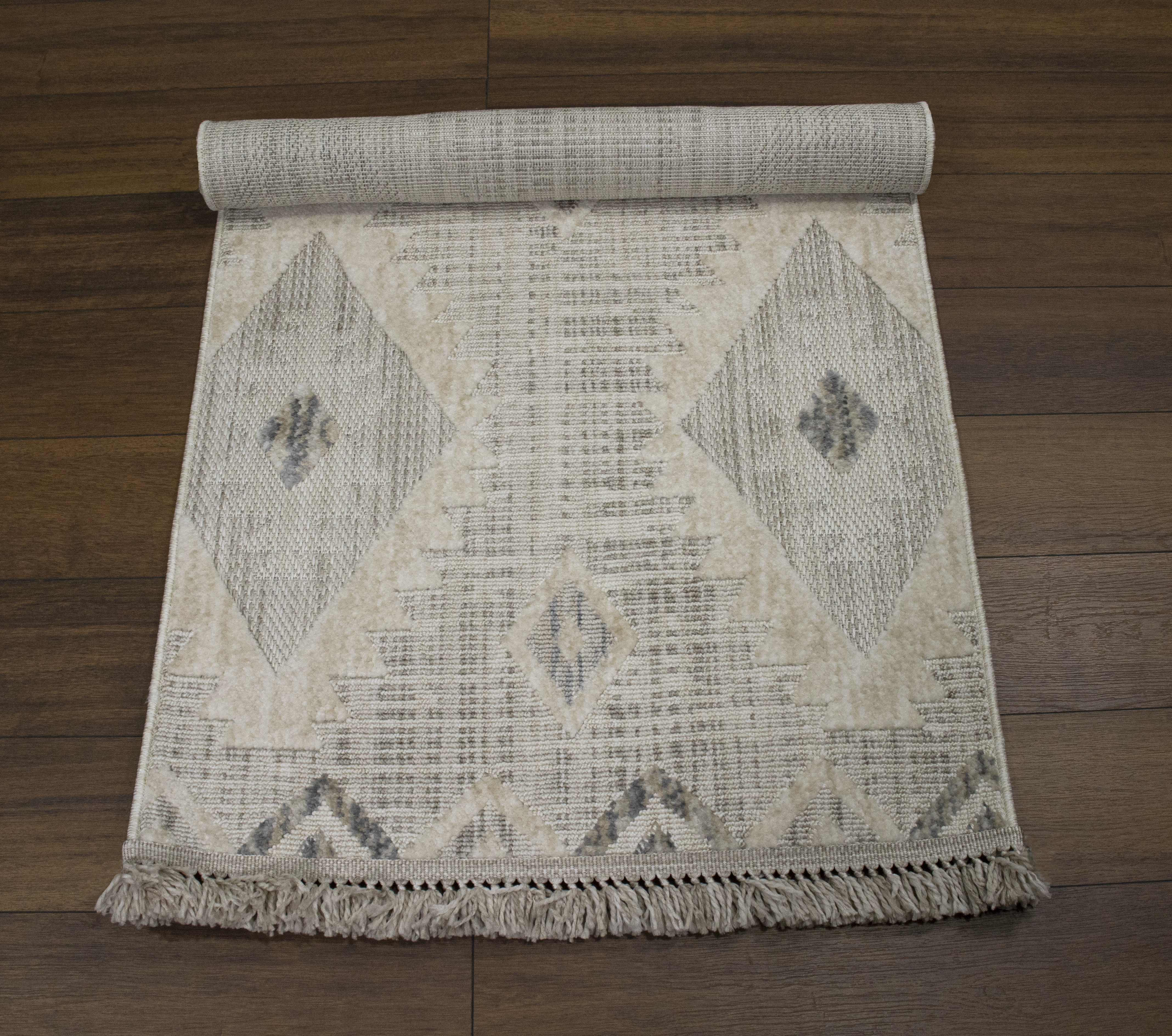 Yonca Seri İskandinav Gri Piramit Desenli Makine Dokuma Taban Modern Salon Halısı 3092 | Sultan Halı