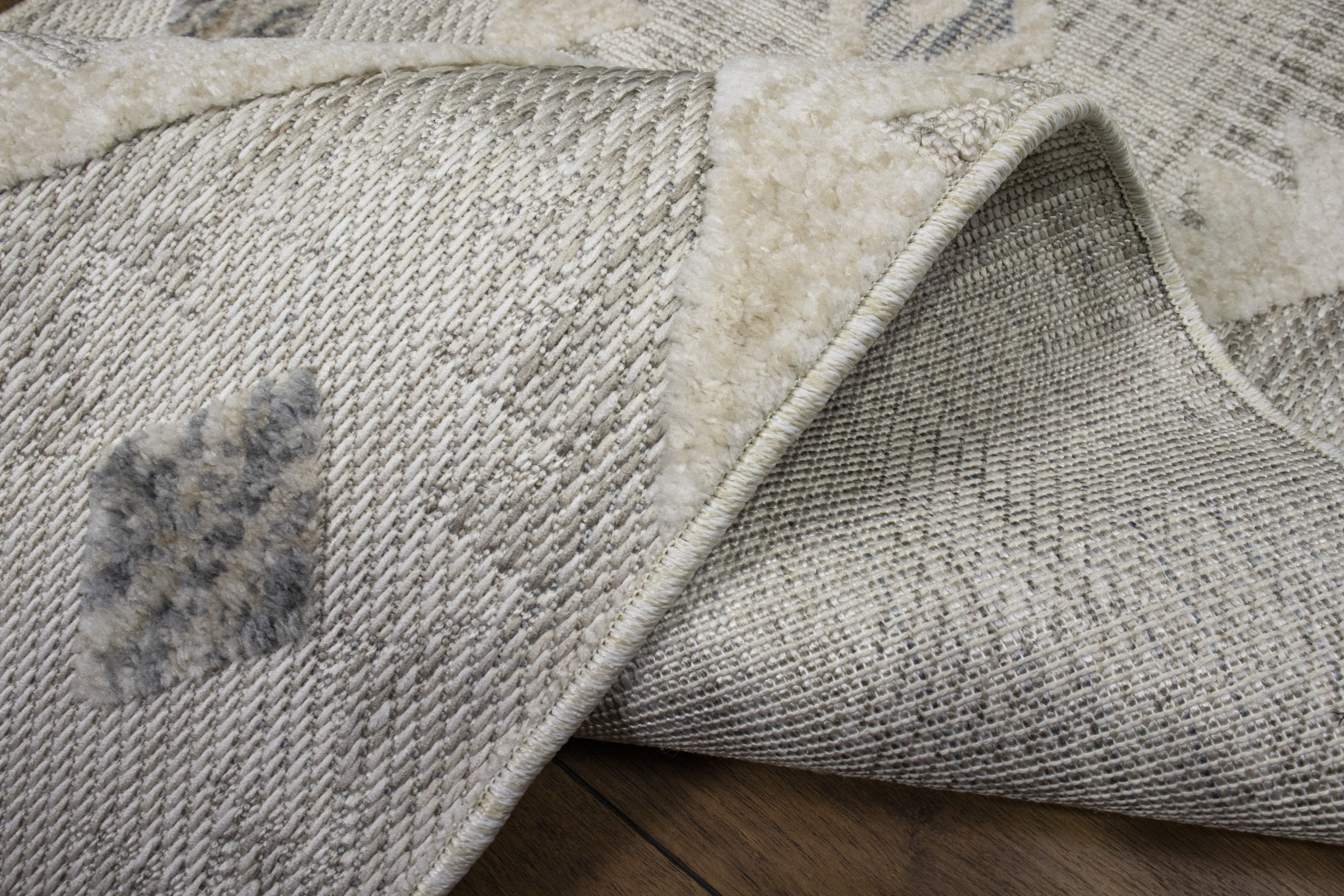 Yonca Seri İskandinav Gri Piramit Desenli Makine Dokuma Taban Modern Salon Halısı 3092 | Sultan Halı