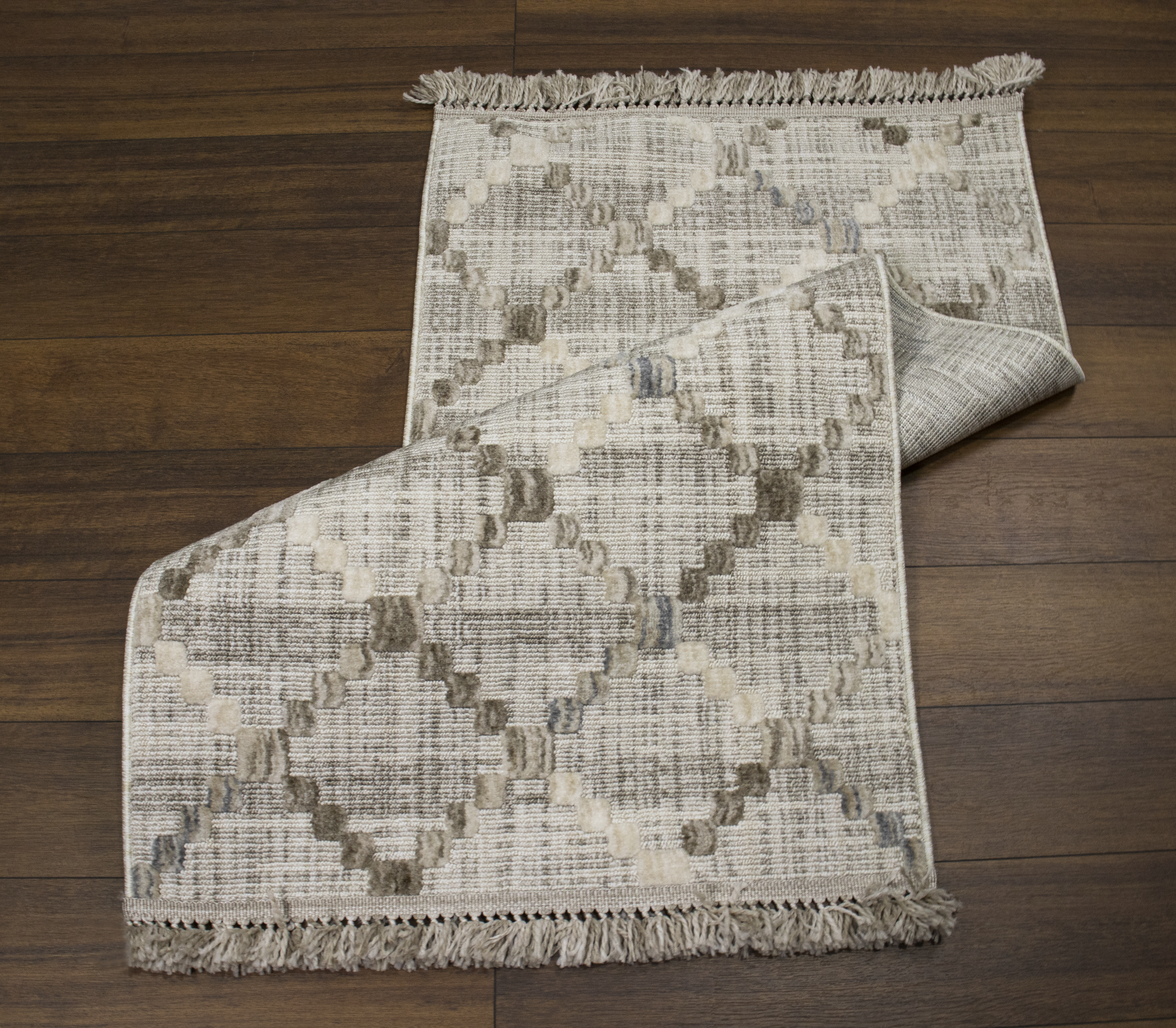 Yonca Seri İskandinav Piramit Desenli Makine Dokuma Taban Modern Salon Halısı 3090 | Sultan Halı