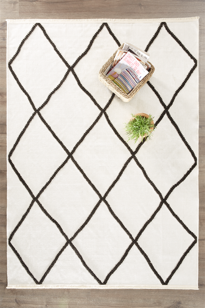 Beyaz Renkli Altı Kaymaz Makine Dokuma Halı - B498X