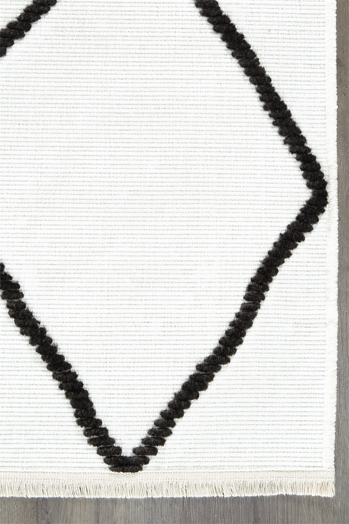 Beyaz Renkli Altı Kaymaz Makine Dokuma Halı - B498X