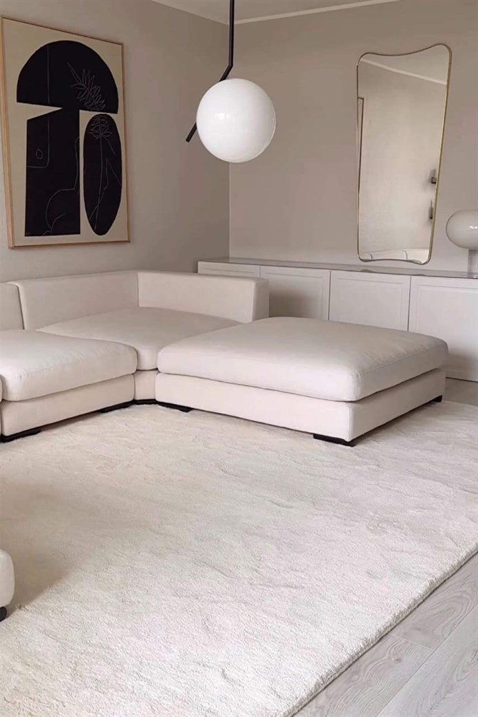 Beyaz Renkli Yumuşak Yüzeyli Kaydırmaz Puffy Peluş Halı