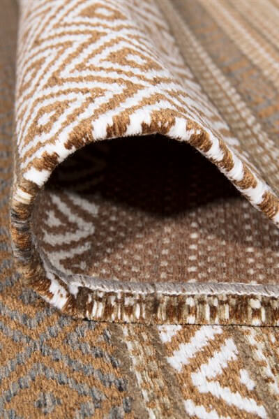 Ekru Renkli Kaymaz Tabanlı Yıkanabilir Makine Dokuma Kilim