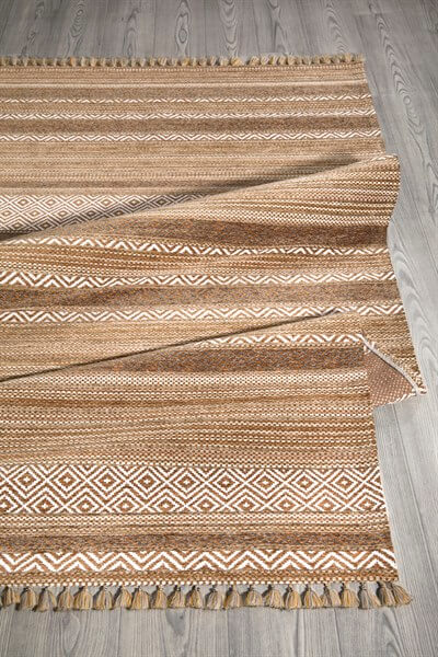 Ekru Renkli Kaymaz Tabanlı Yıkanabilir Makine Dokuma Kilim