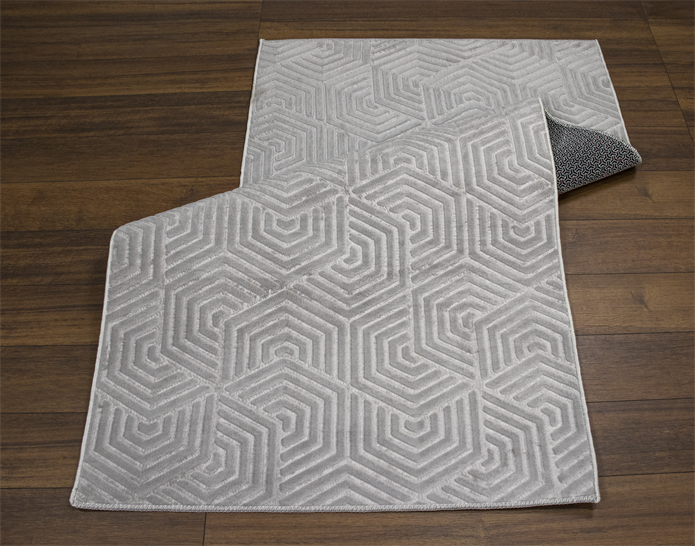 Embos Serisi Gri Kaydırmaz Taban Peluş Halı