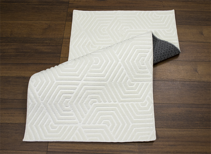 Embos Serisi Krem Kaydırmaz Taban Peluş Halı