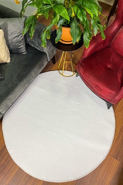 Beyaz Renkli Yumuşak Yüzeyli Kaydırmaz Yuvarlak Peluş Halı