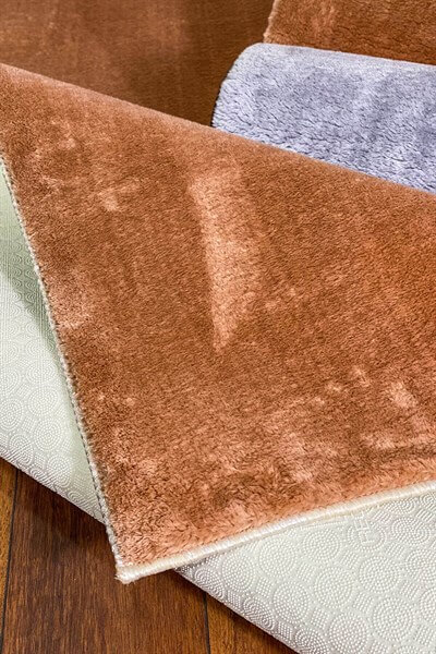 Vizon Renkli Yumuşak Yüzeyli Kaydırmaz Peluş Halı