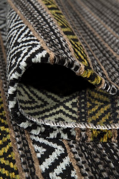 Yeşil Renkli Kaymaz Tabanlı Yıkanabilir Makine Dokuma Kilim