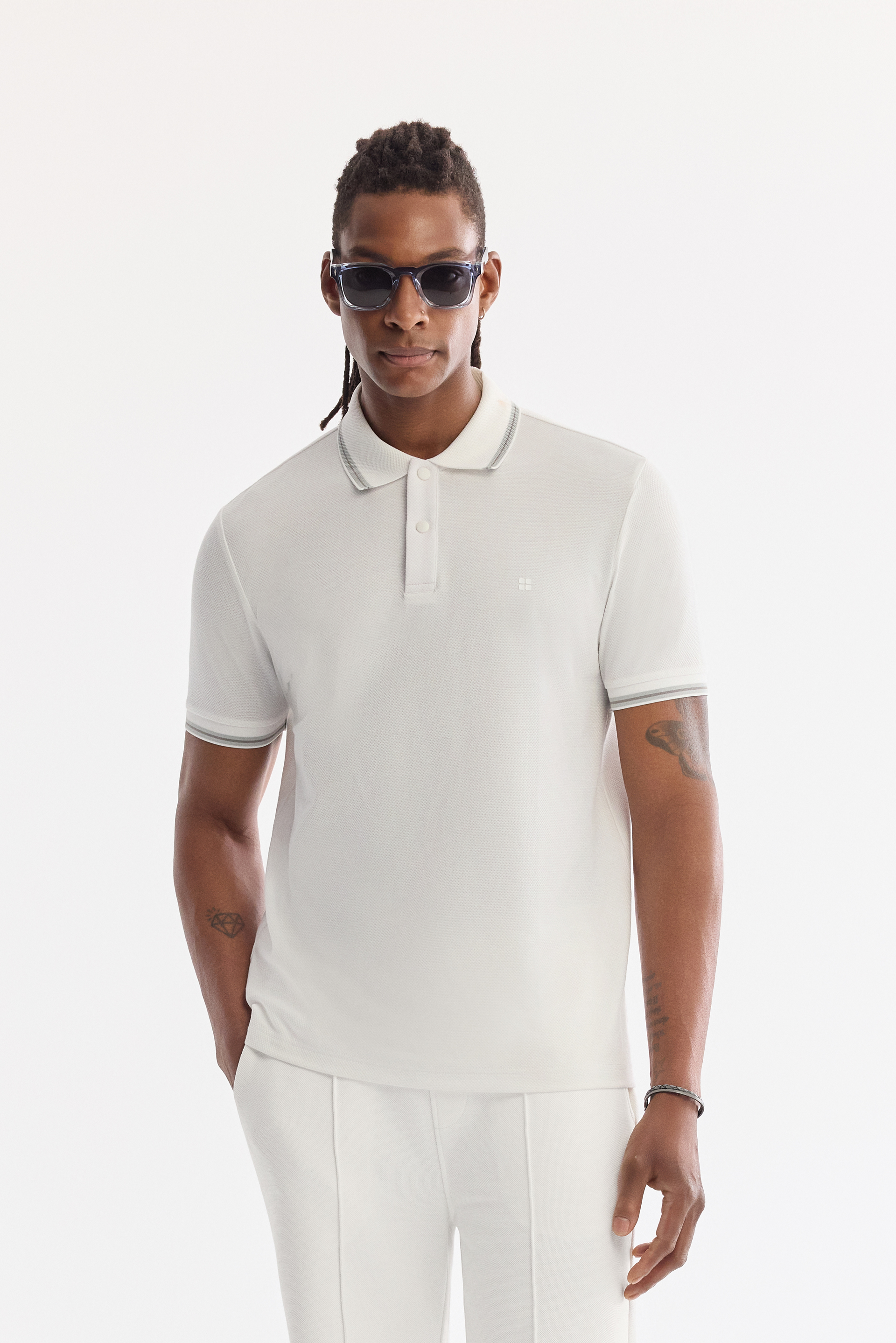 AVVA Beyaz Kıvrılmaz Polo Yaka Pamuklu Teknik Kumaş T-Shirt