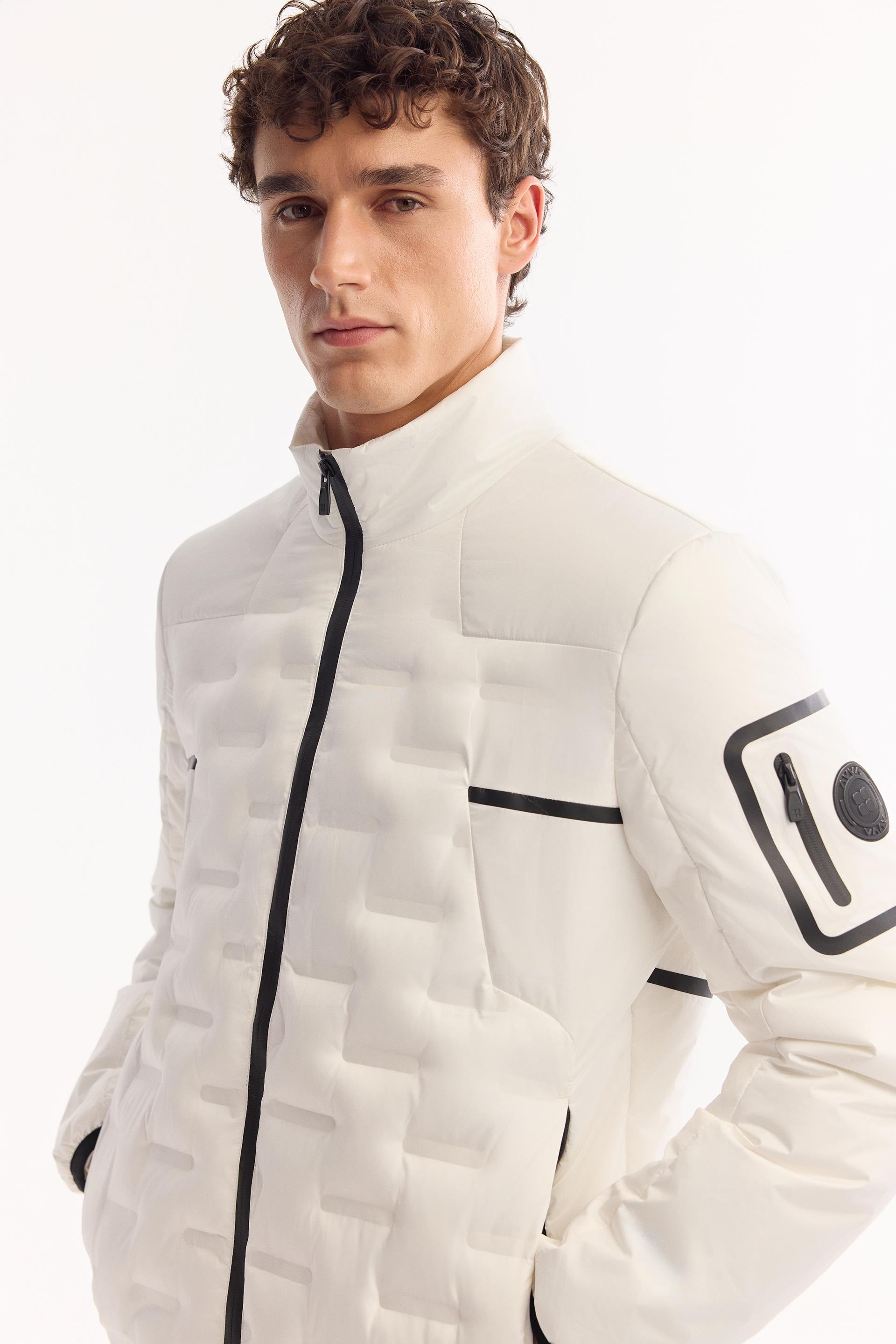 Beyaz Dik Yaka Su İtici Rüzgar Geçirmez Şişme Mont