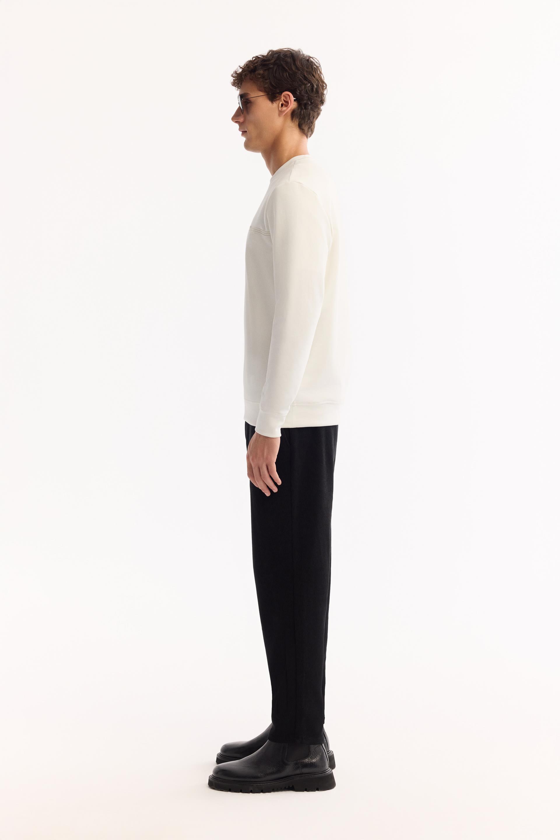 AVVA Ekru Bisiklet Yaka Kolay Ütülenen Bi-Stretch Baskılı Sweatshirt görsel 3