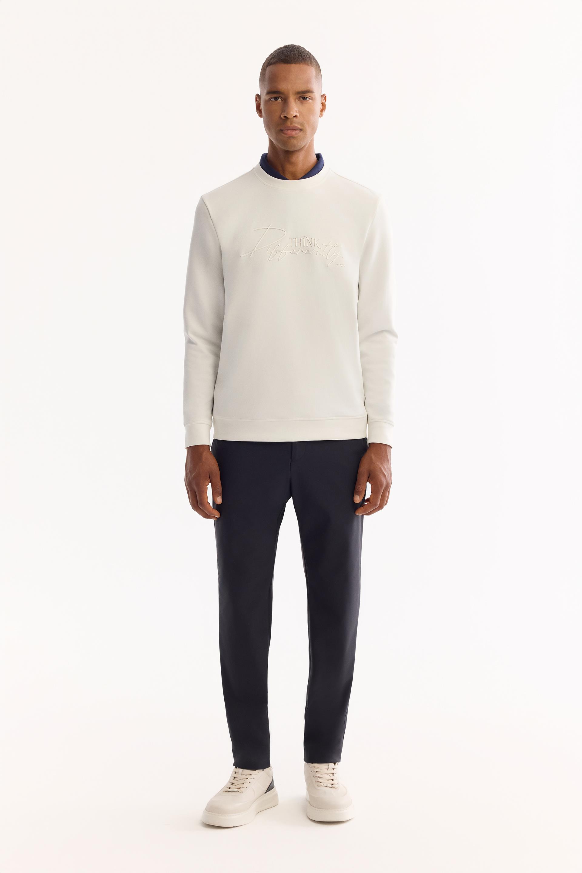 AVVA Ekru Bisiklet Yaka Kolay Ütülenen Bi-Stretch Baskılı Sweatshirt görsel 5