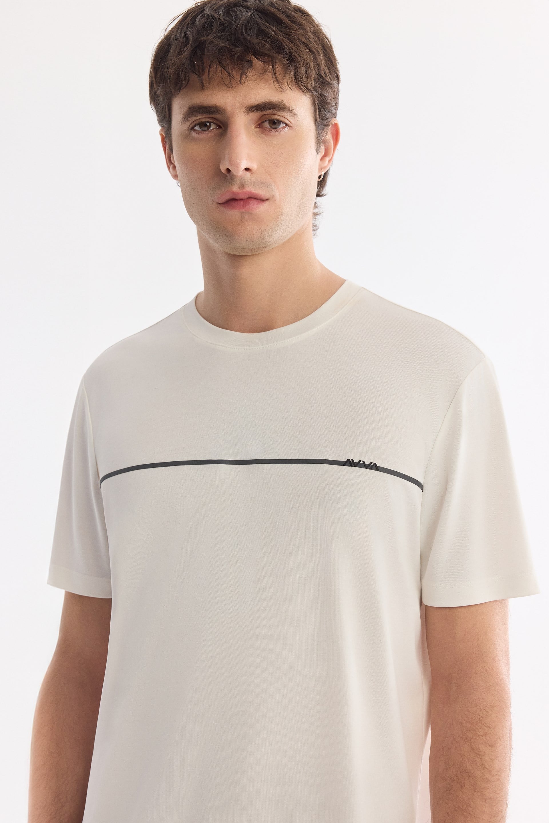 AVVA Ekru Bisiklet Yaka Baskılı Soft Touch T-Shirt görsel 2