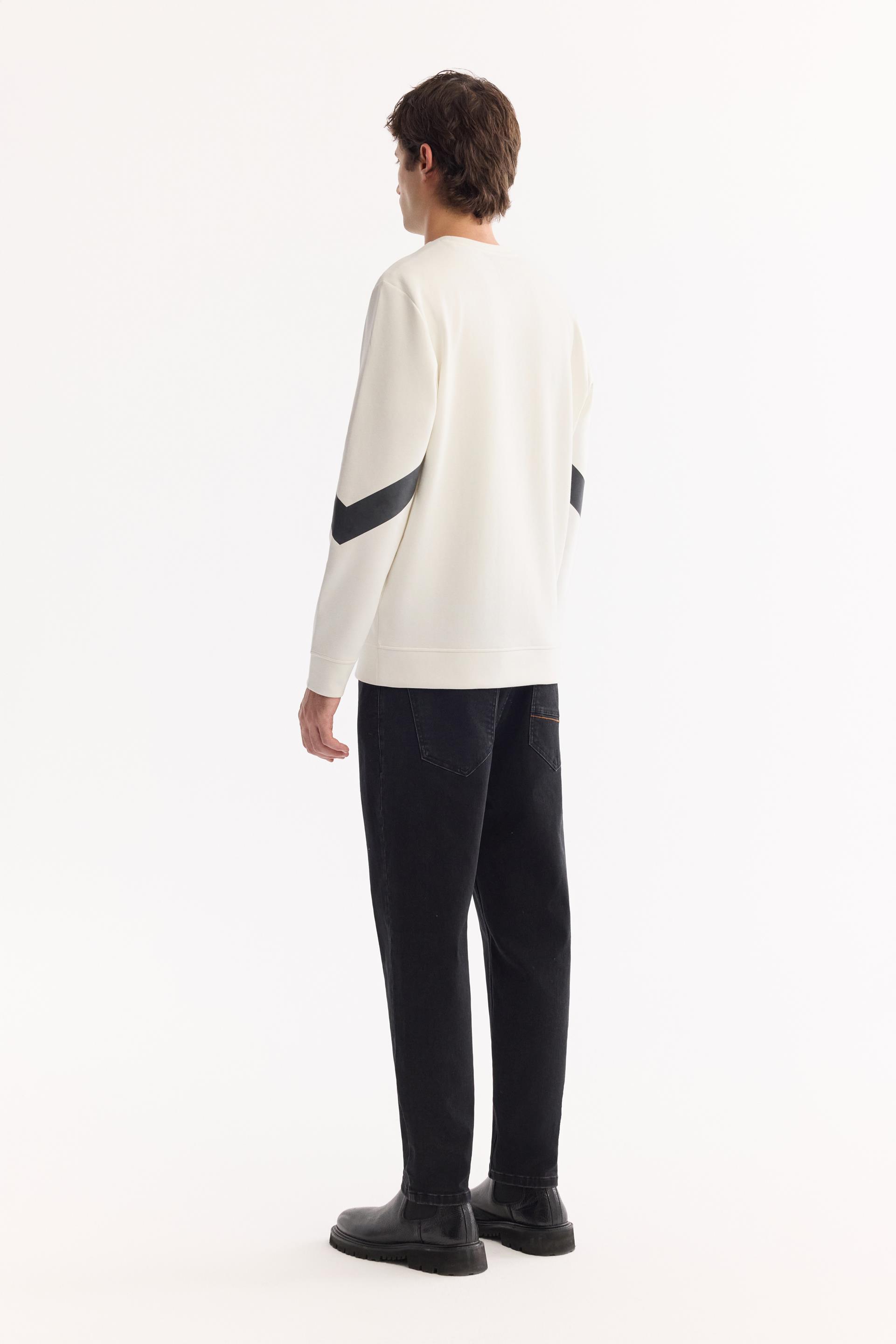 AVVA Ekru Bisiklet Yaka Kolay Ütülenen Bi-Stretch Baskılı Sweatshirt görsel 4