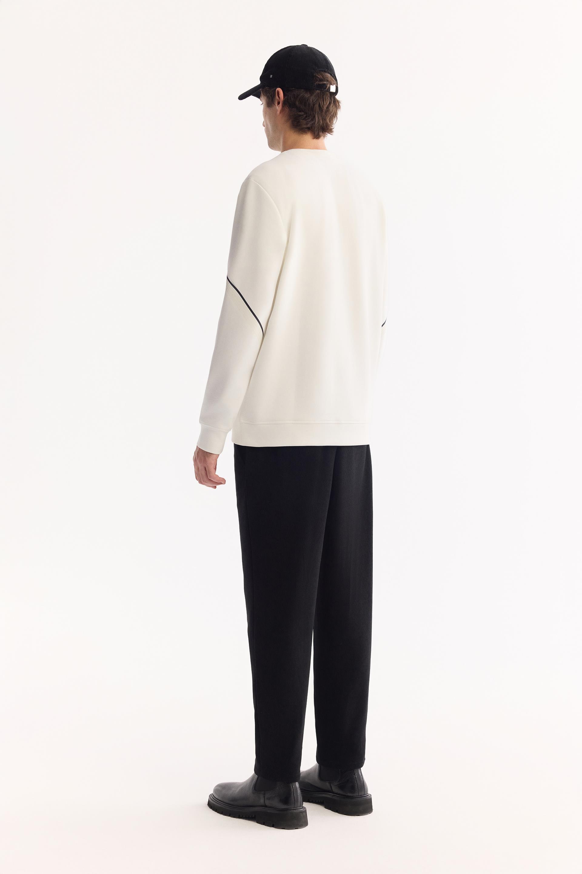 AVVA Ekru Bisiklet Yaka Kolay Ütülenen Bi-Stretch Baskılı Sweatshirt görsel 4