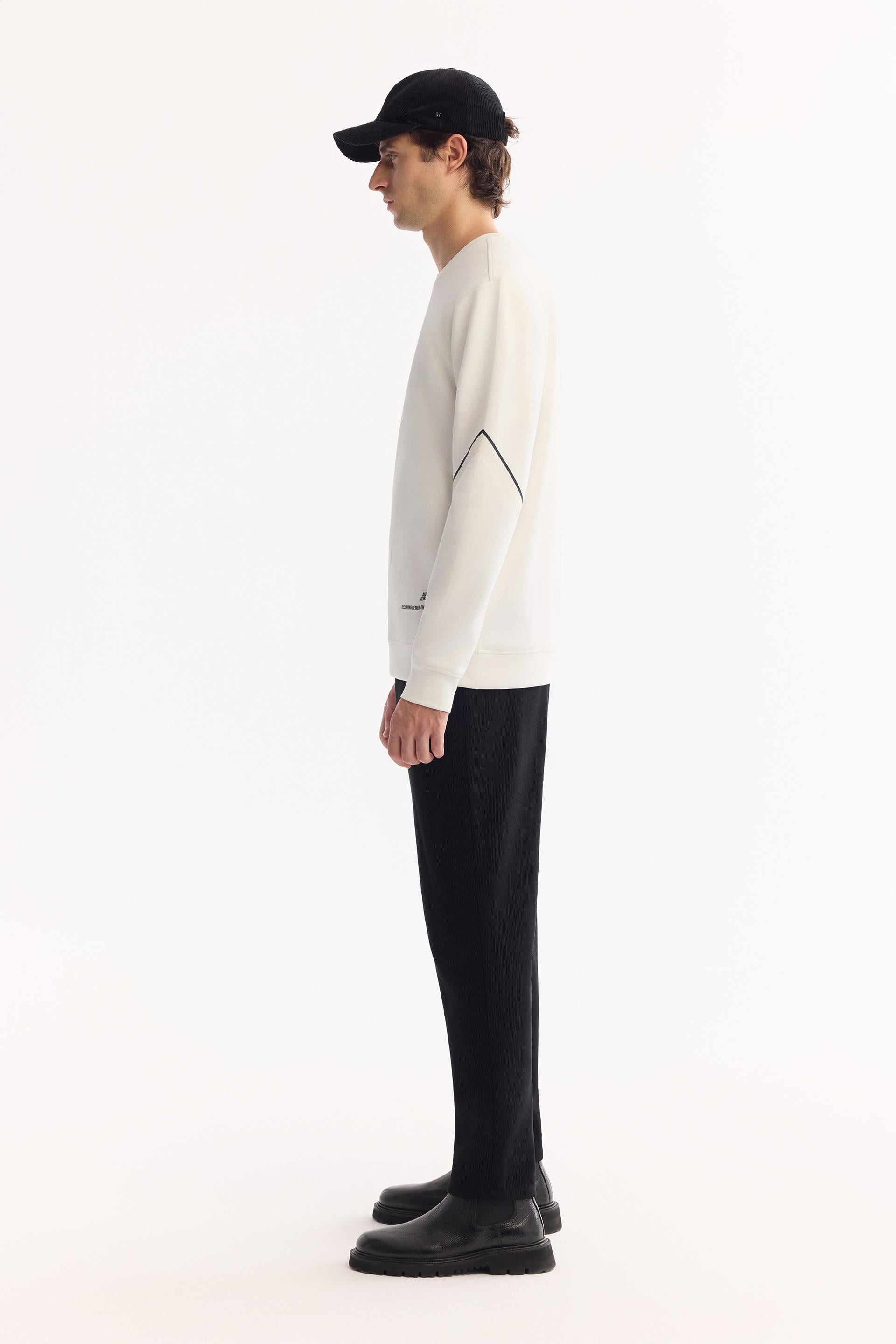 AVVA Ekru Bisiklet Yaka Kolay Ütülenen Bi-Stretch Baskılı Sweatshirt görsel 3