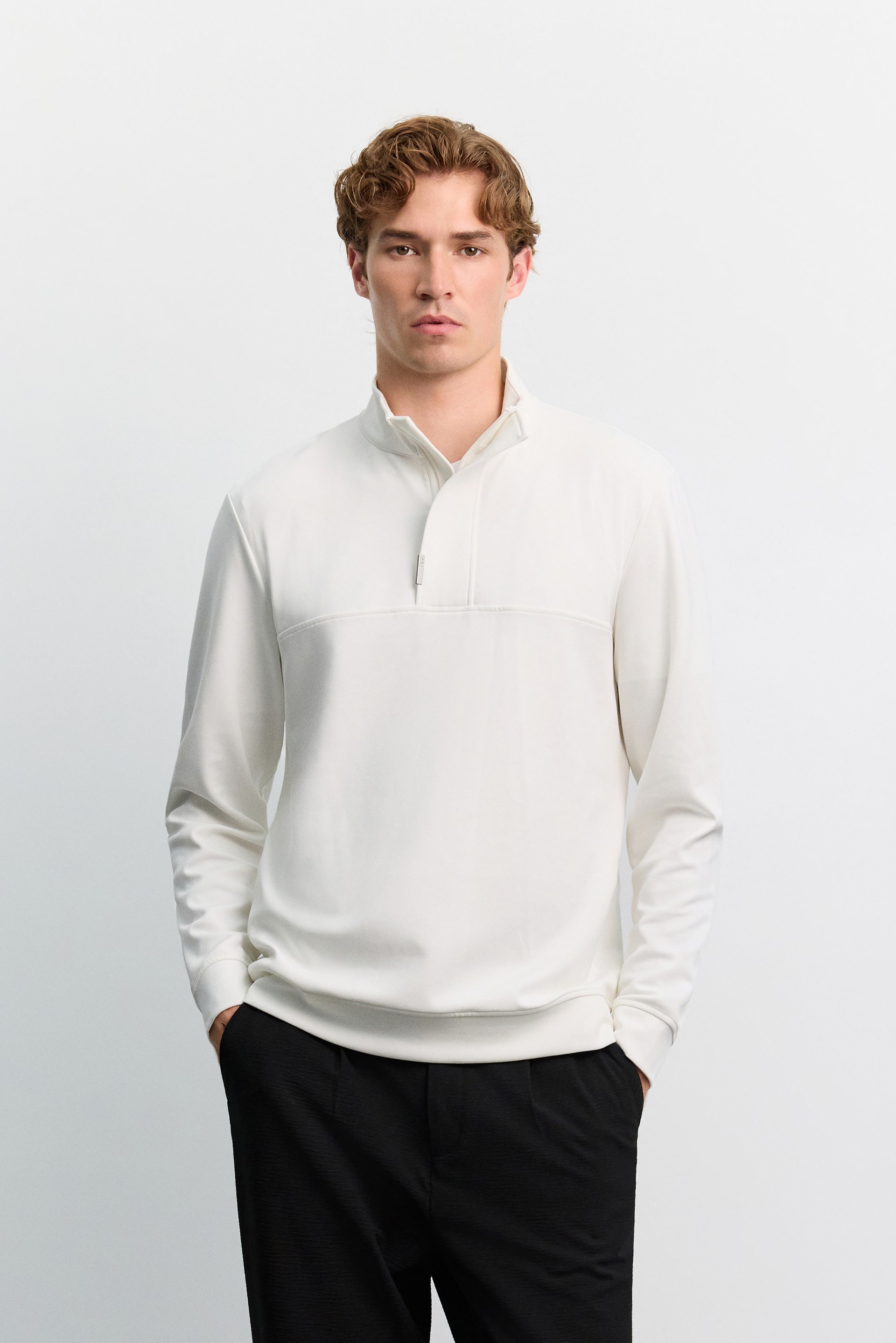 AVVA Ekru Dik Yaka Fermuarlı Kolay Ütülenen Pamuklu Sweatshirt