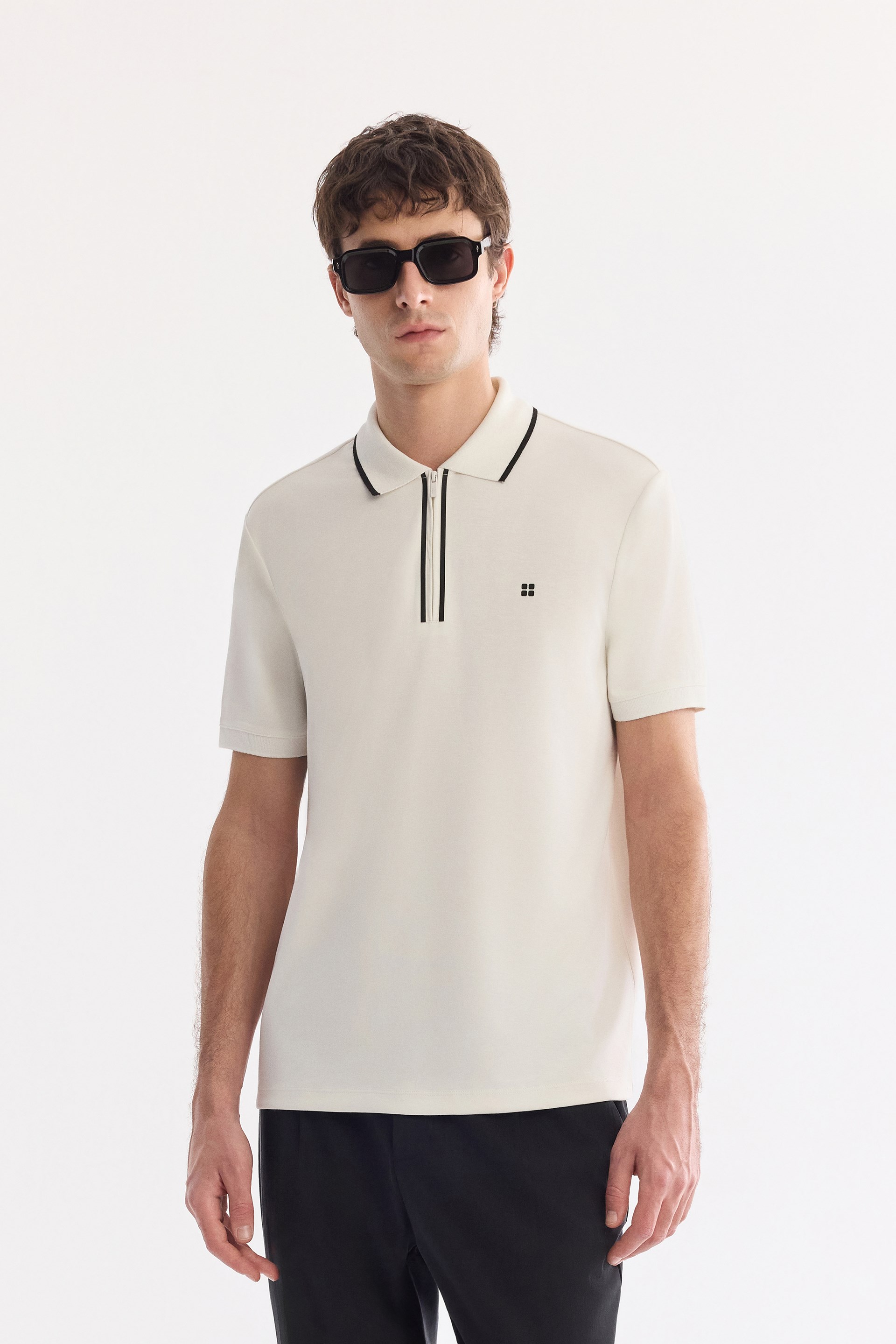AVVA Ekru Kıvrılmaz Polo Yaka Fermuarlı Bi-Stretch İnterlok T-Shirt