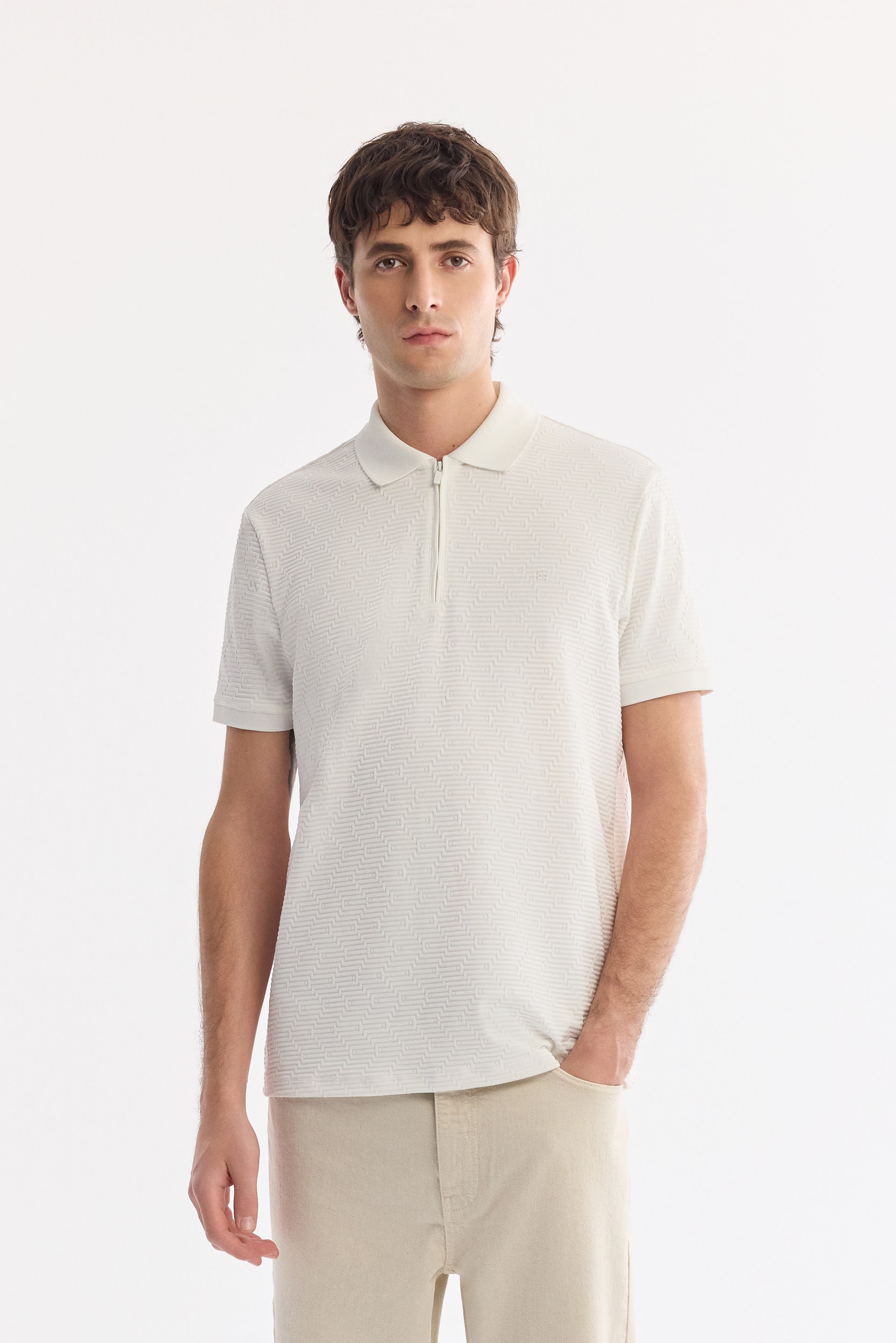 AVVA Ekru Kıvrılmaz Polo Yaka Fermuarlı T-Shirt