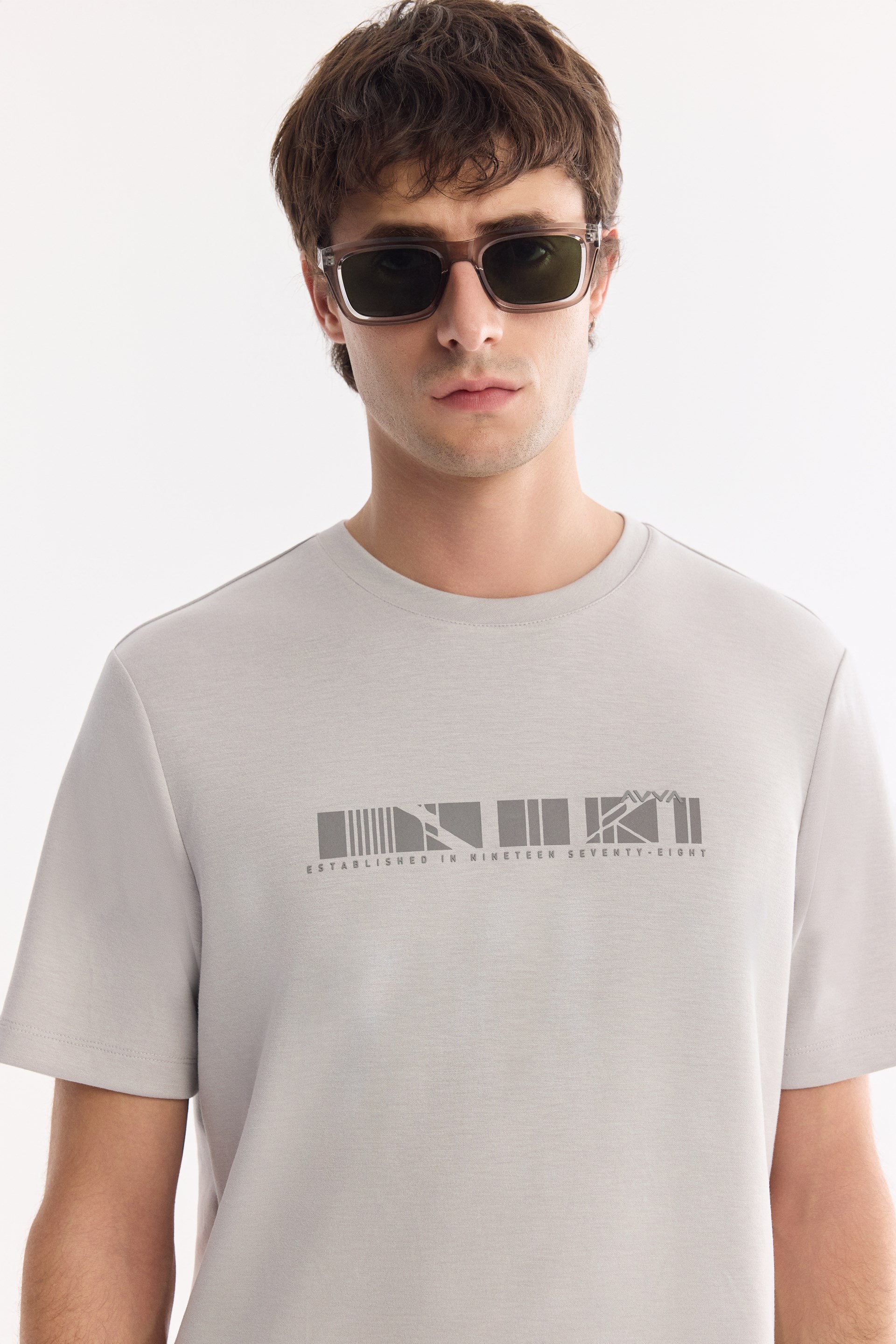 AVVA Gri Bisiklet Yaka Baskılı Bi-Stretch İnterlok T-Shirt görsel 2