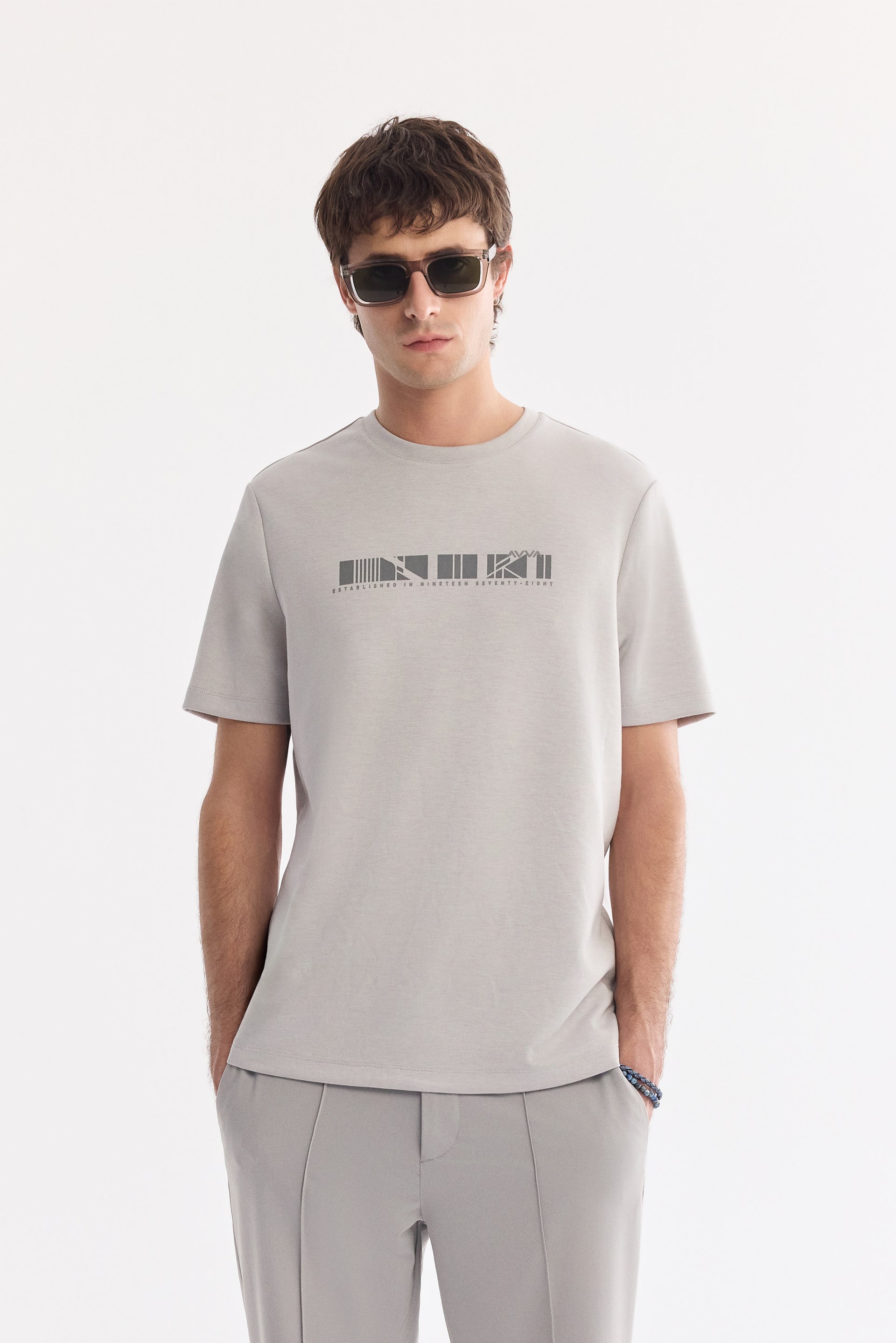 AVVA Gri Bisiklet Yaka Baskılı Bi-Stretch İnterlok T-Shirt